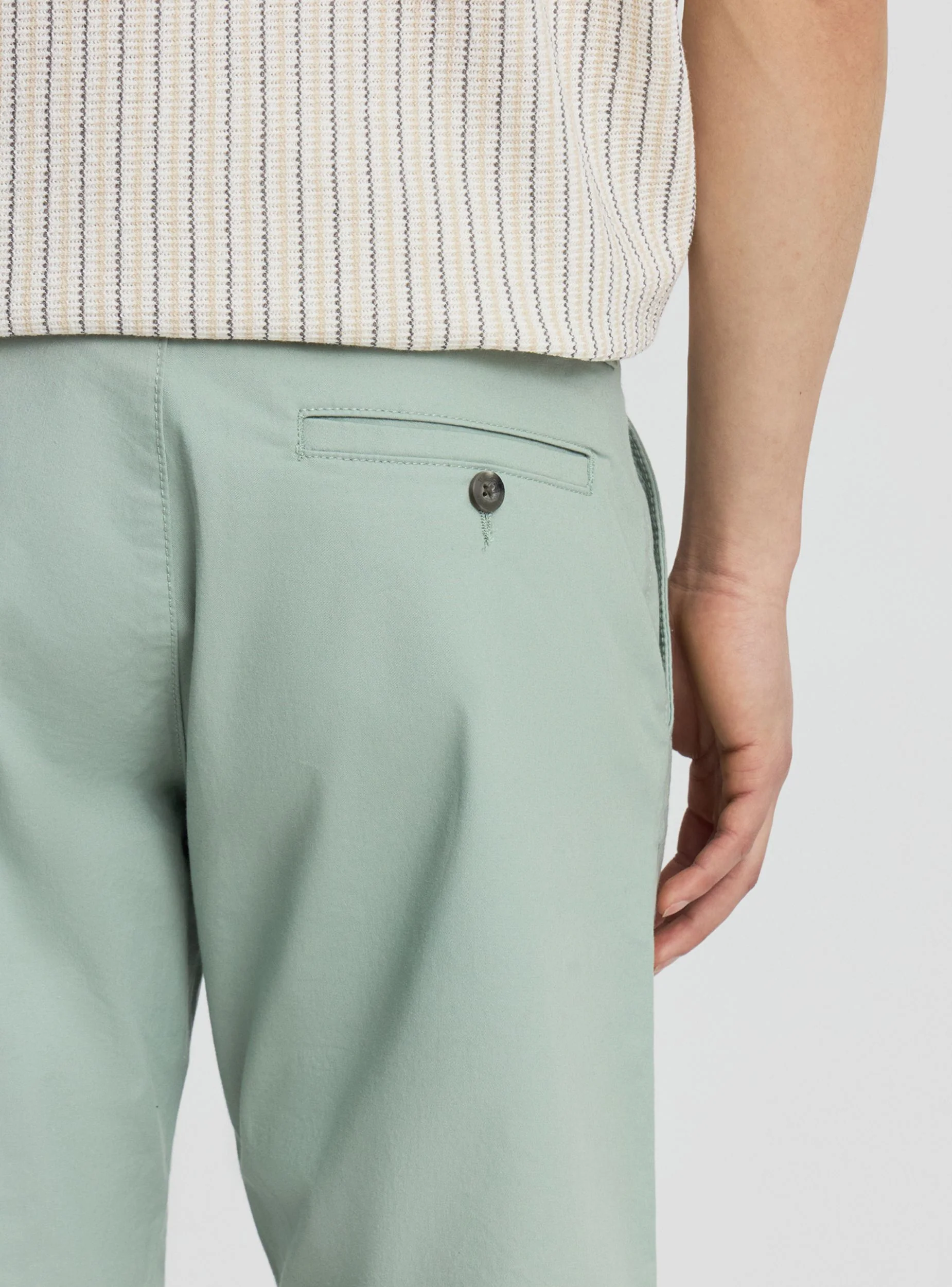 Pantaloncini chino con risvolto - Image 3