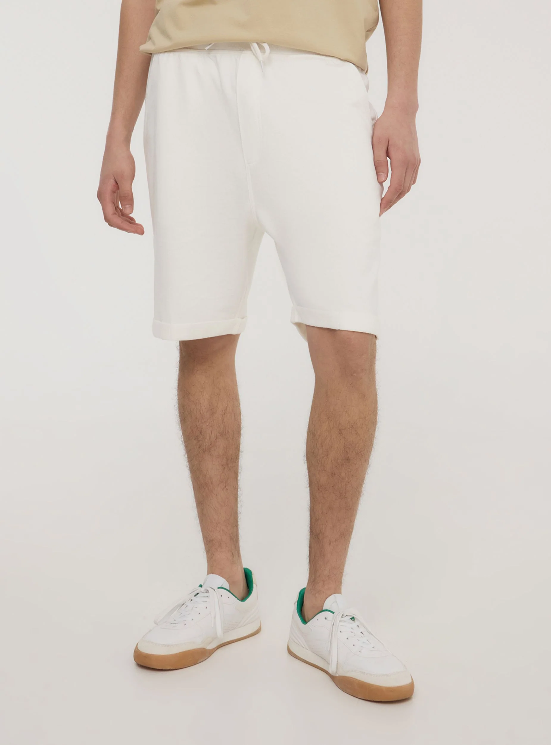 Pantaloncini chino in felpa leggeri - Image 2