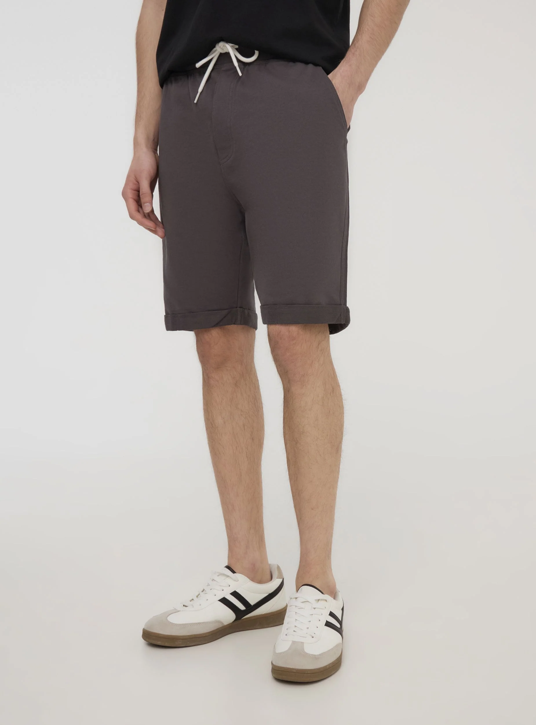 Pantaloncini chino in felpa leggeri - Image 3