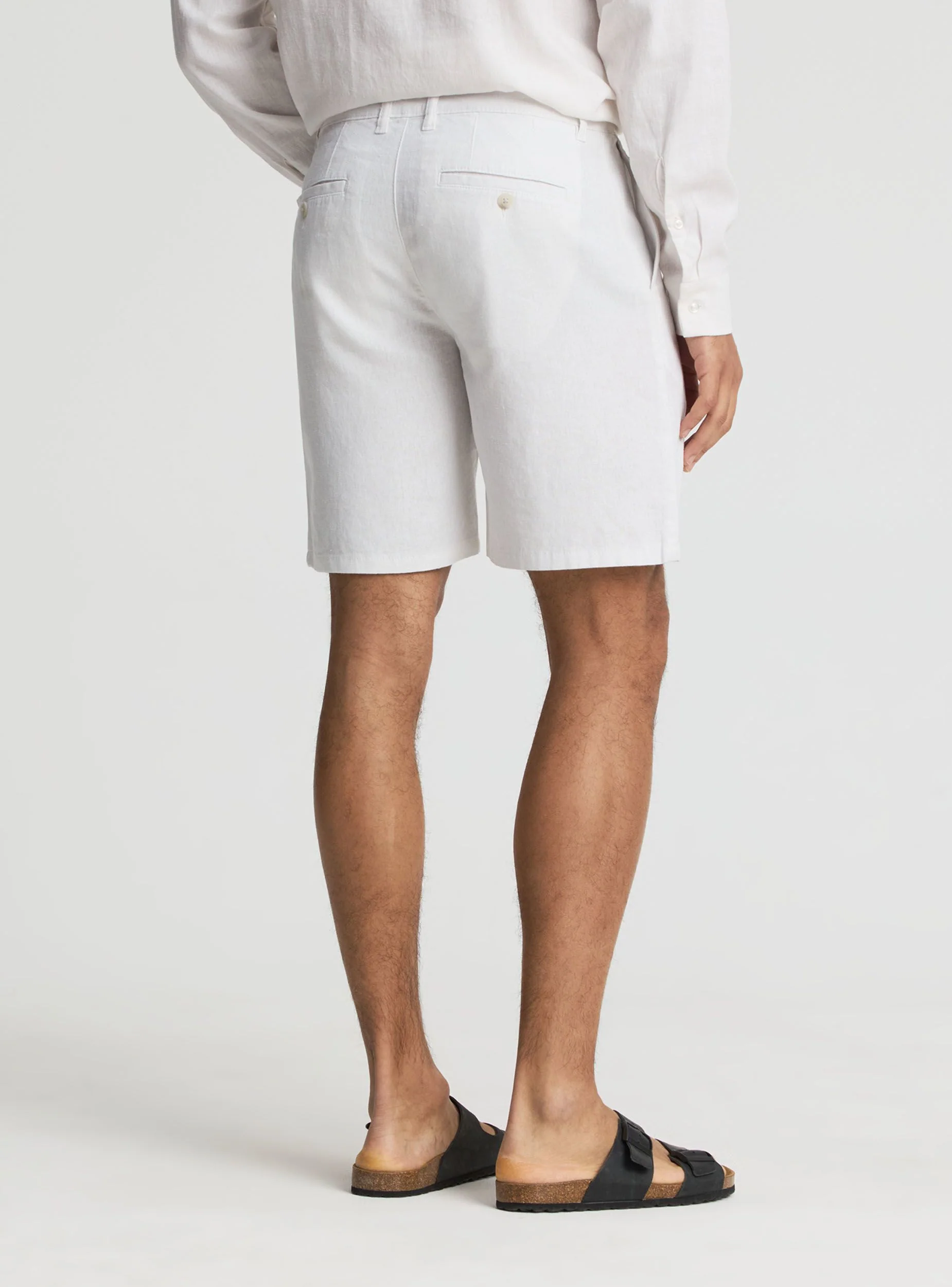 Pantaloncini chino in lino con pinces - Image 3