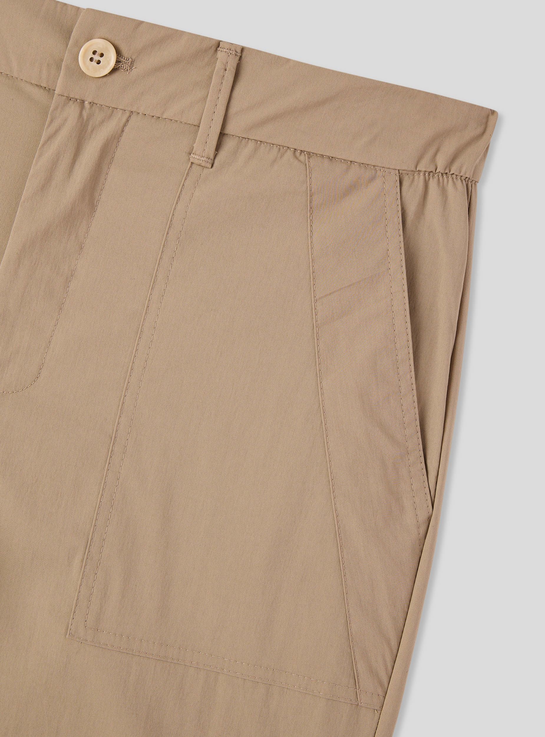 Pantaloncini chino tessuto tecnico - Image 3