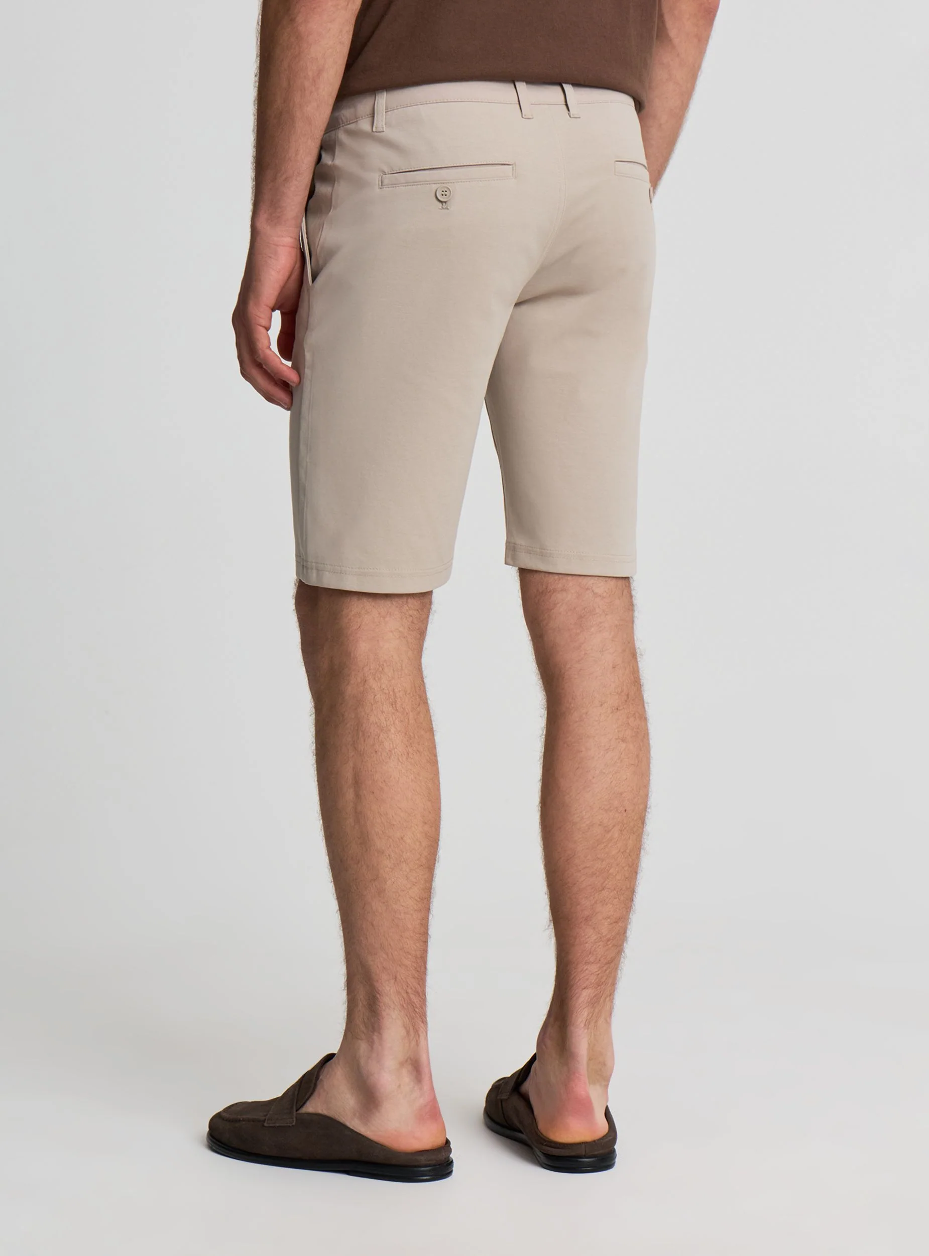 Pantaloncini chinos a tinta unita - Image 3