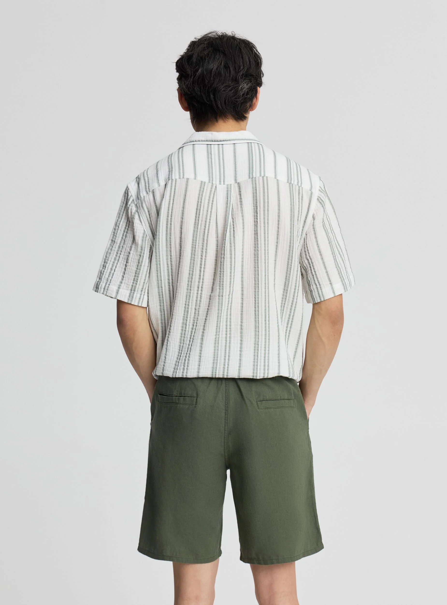 Pantaloncini chinos con coulisse effetto lino a tinta unita - Image 4