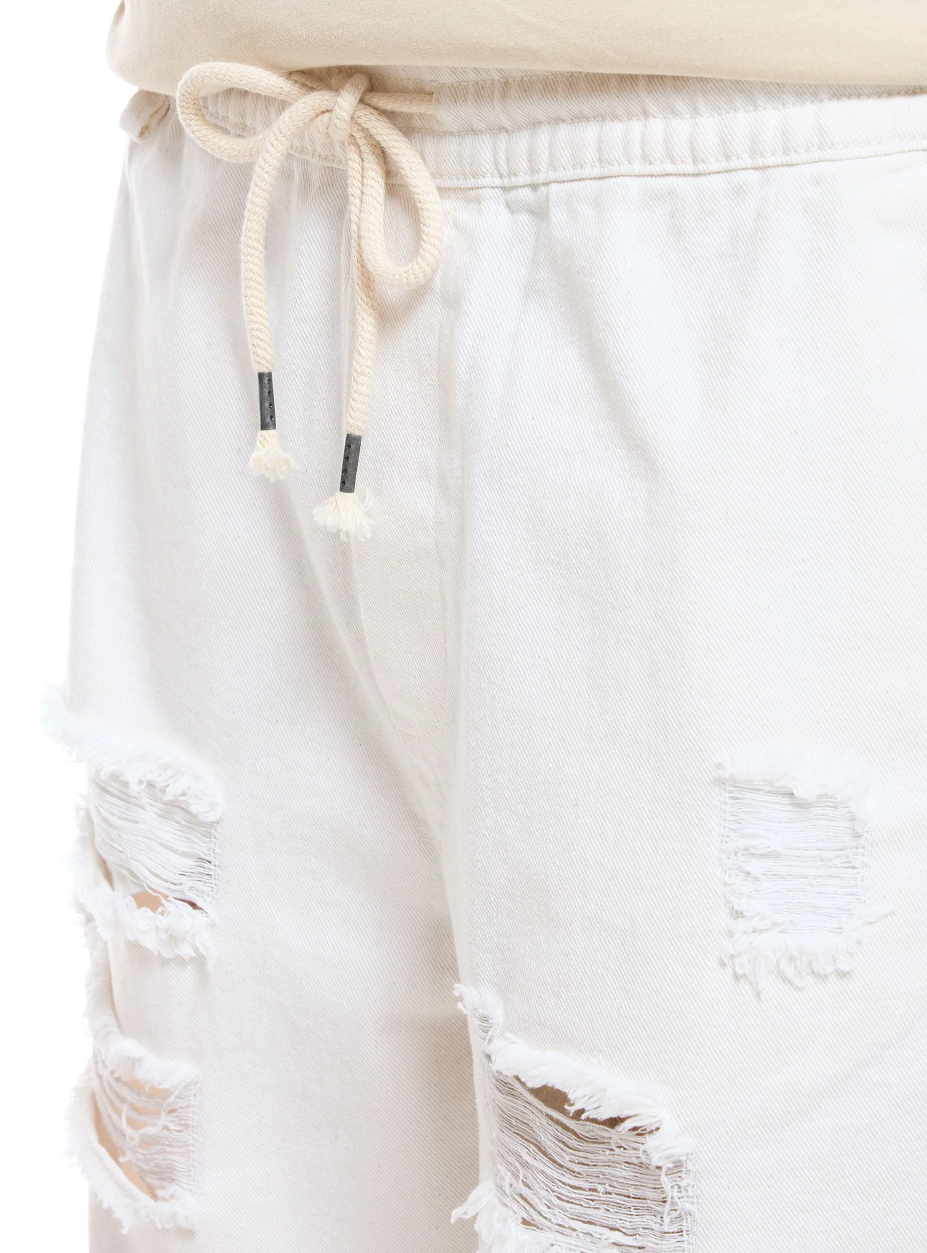 Pantaloncini con strappi e catena - Image 4