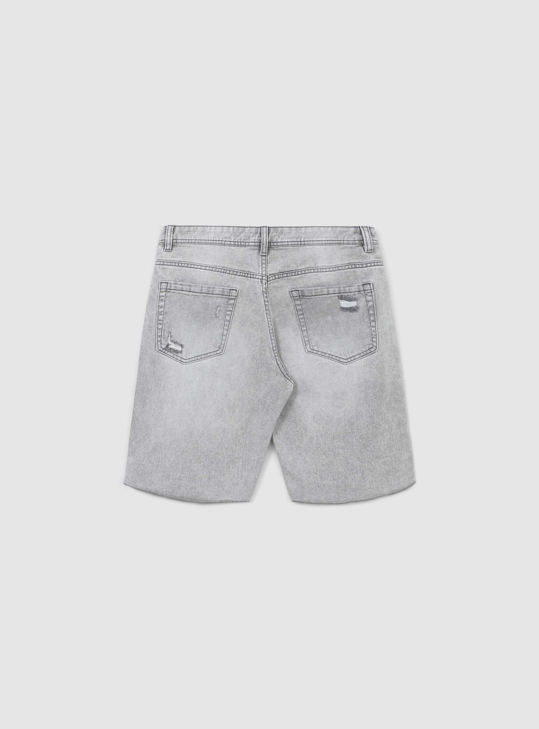 Pantaloncini di jeans con stappi sfrangiati - Image 5