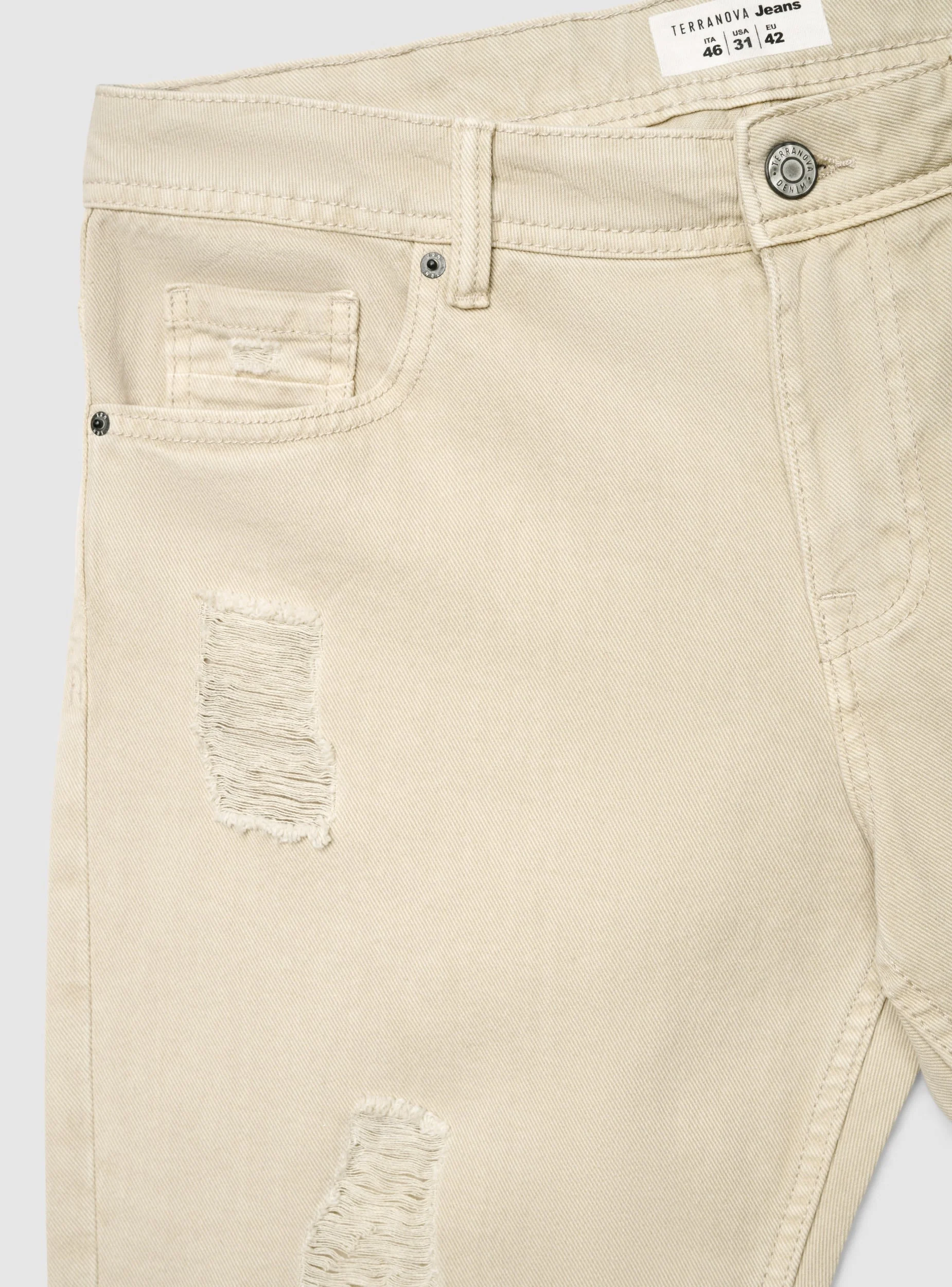 Pantaloncini in denim con strappi - Image 5