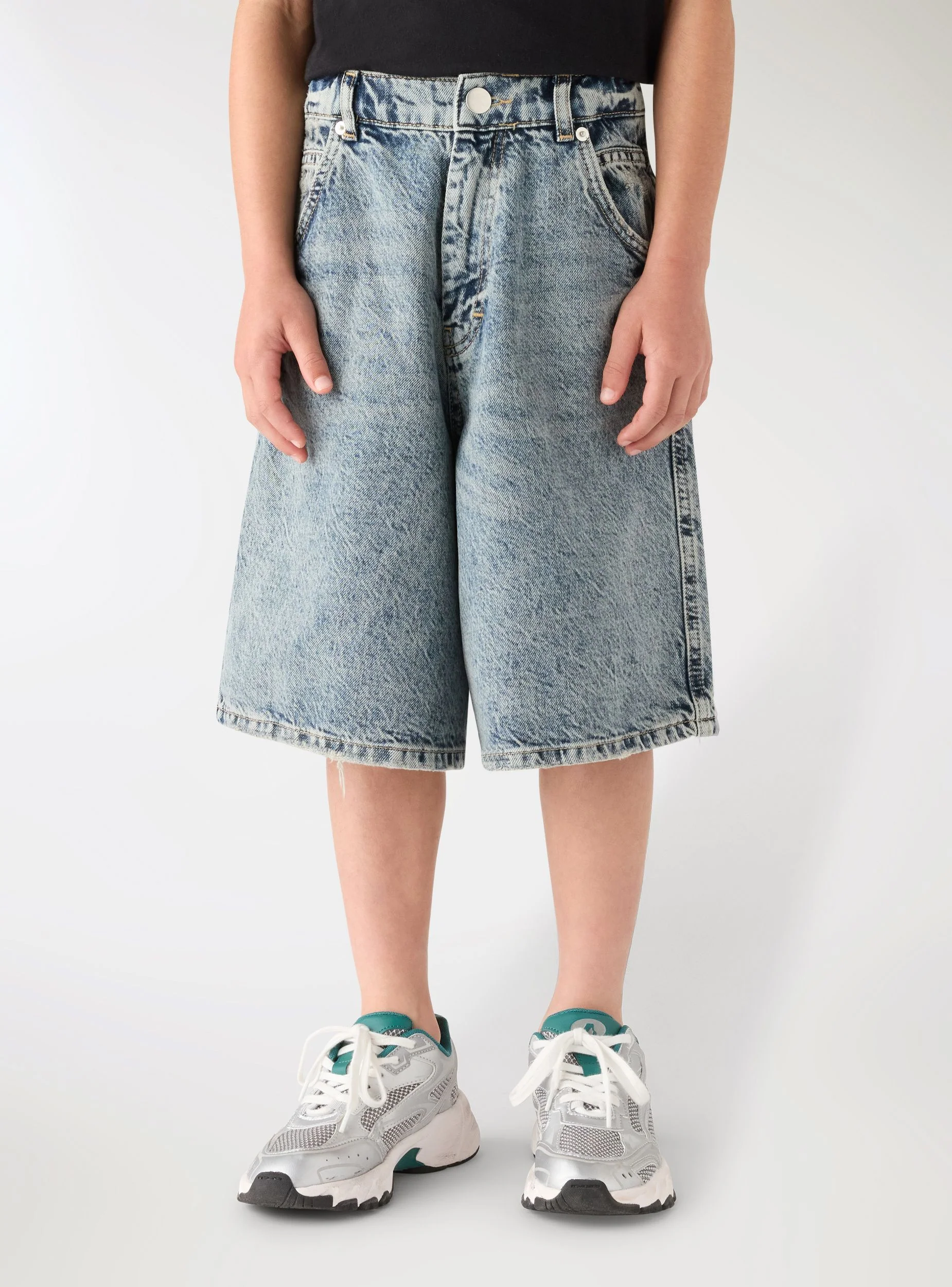 Pantaloncini in denim fit skater - Image 2