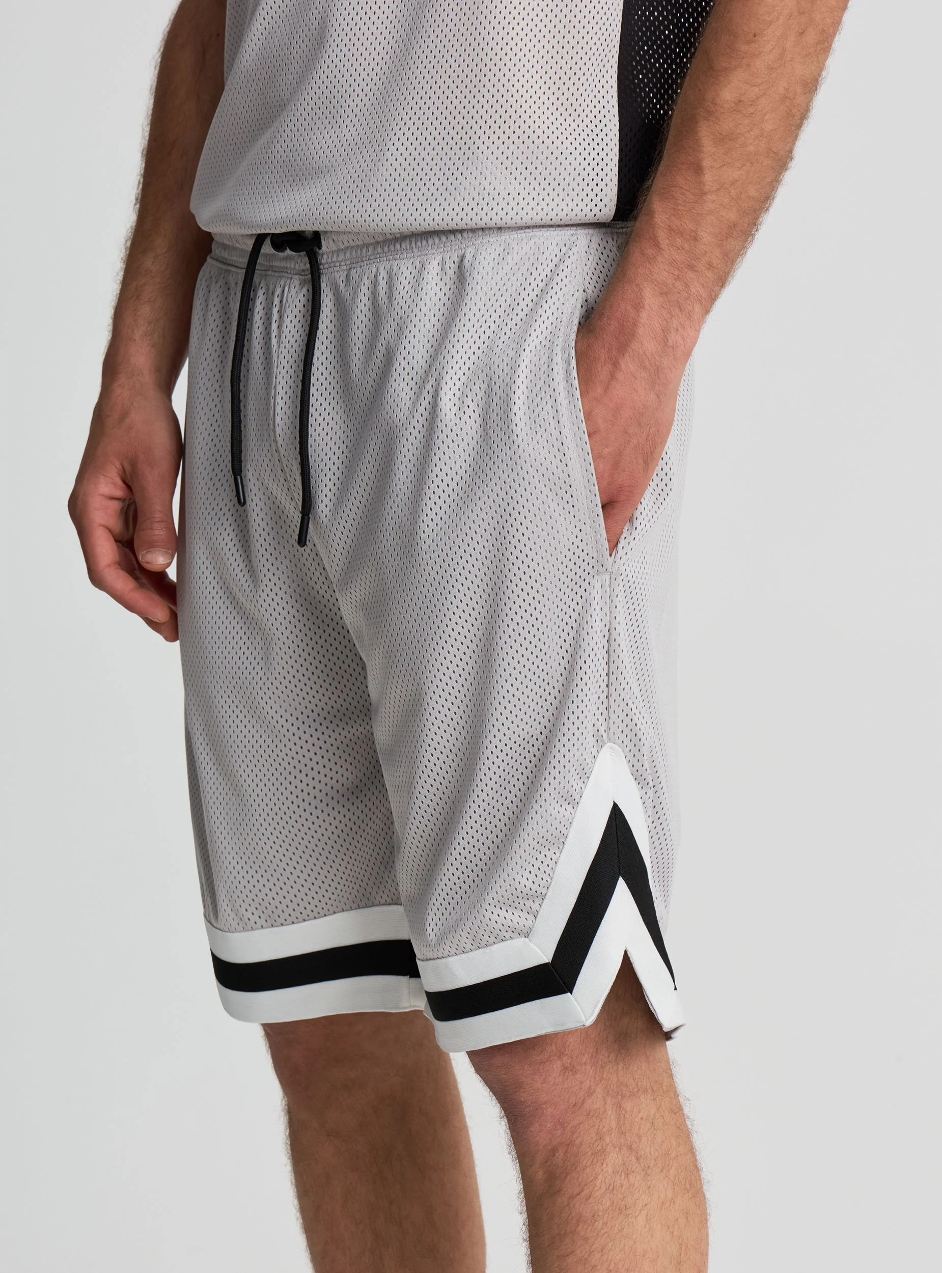 Pantaloncini in rete stile basket con bande a contrasto - Image 2