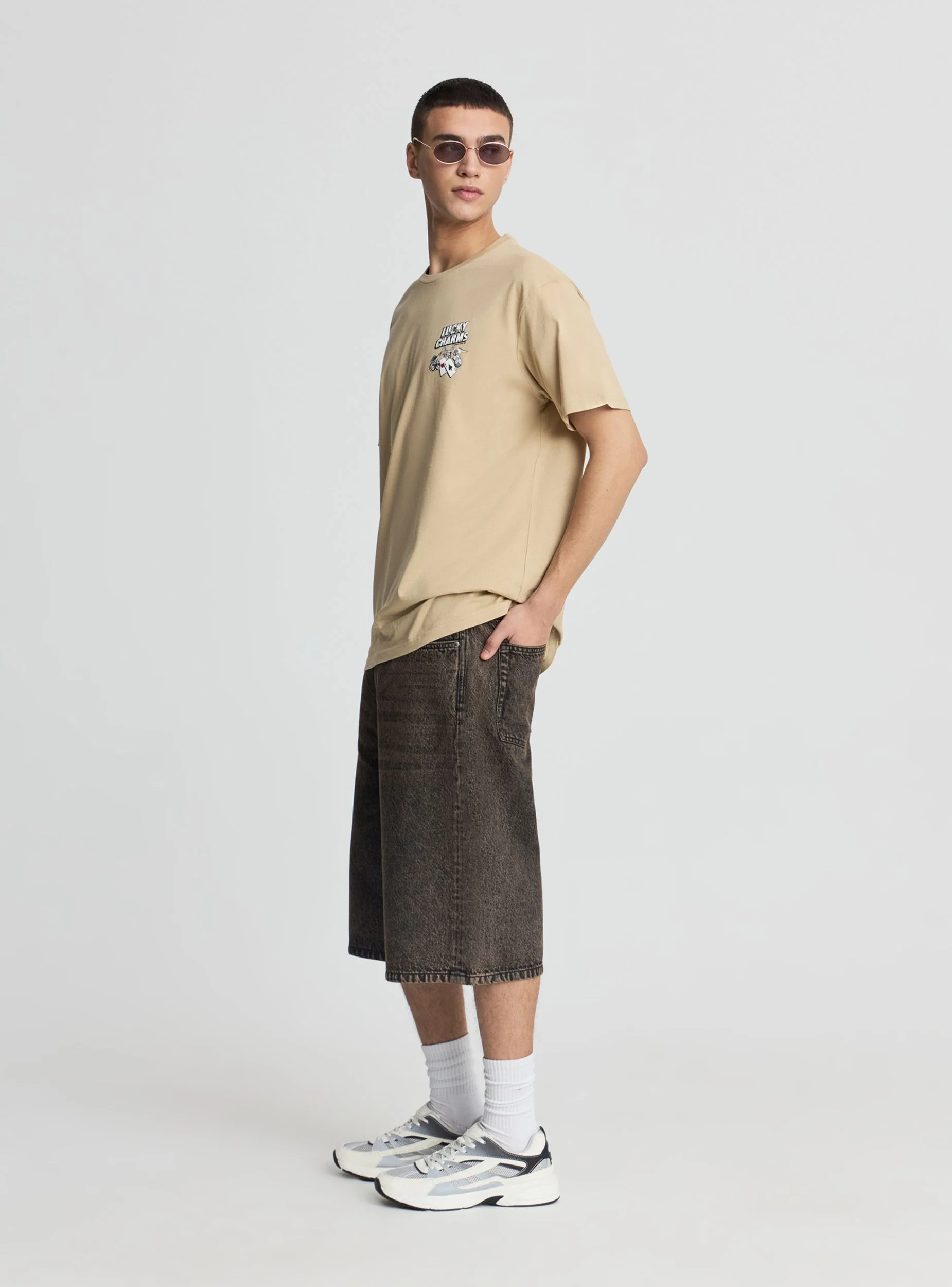 Pantaloncini jeans super baggy a tinta unita - Image 2