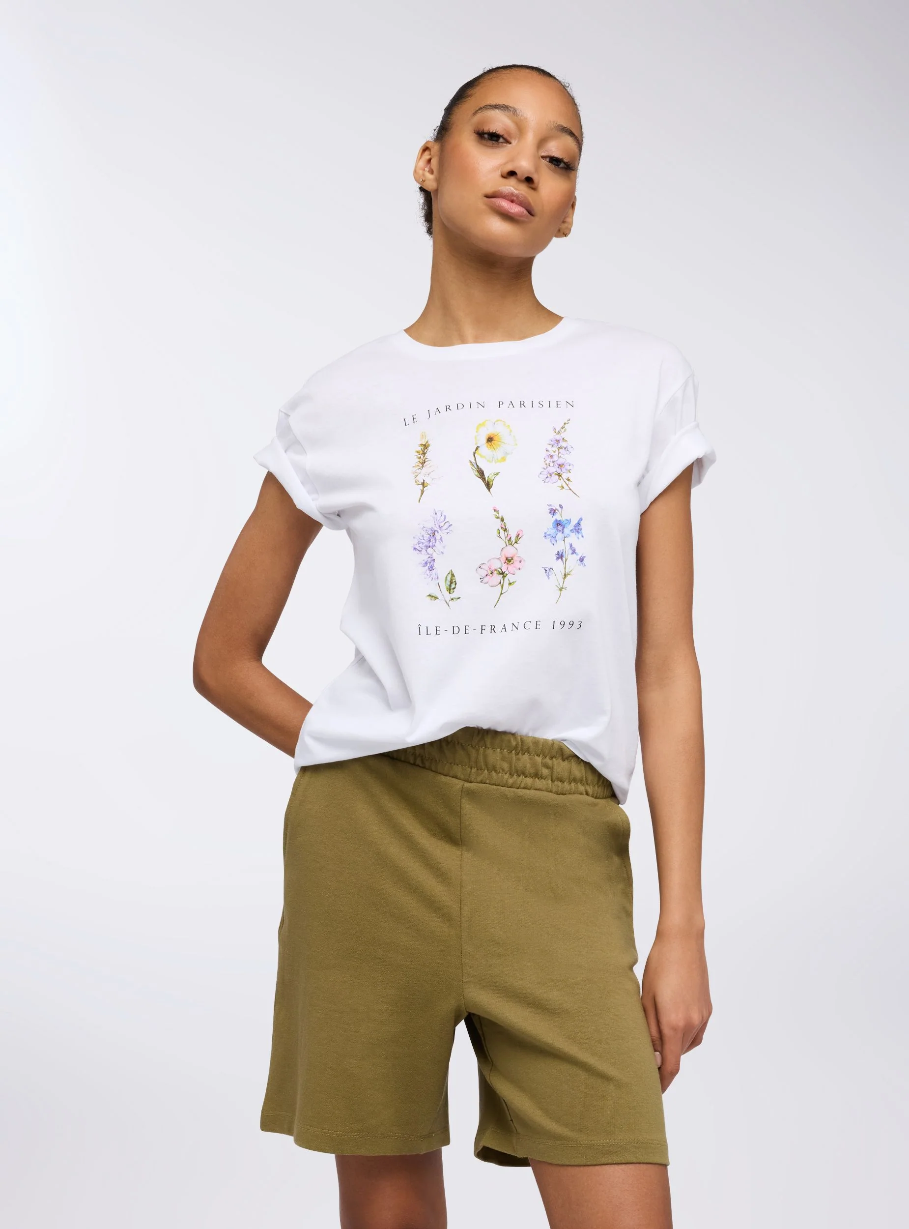 Pantaloncini leggeri con elastico in vita - Image 4