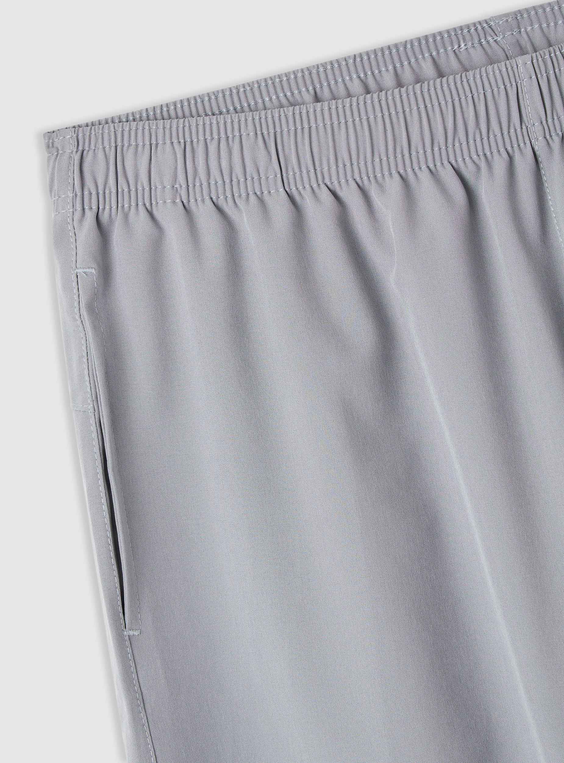 Pantaloncini sportivi a tinta unita con logo - Image 2