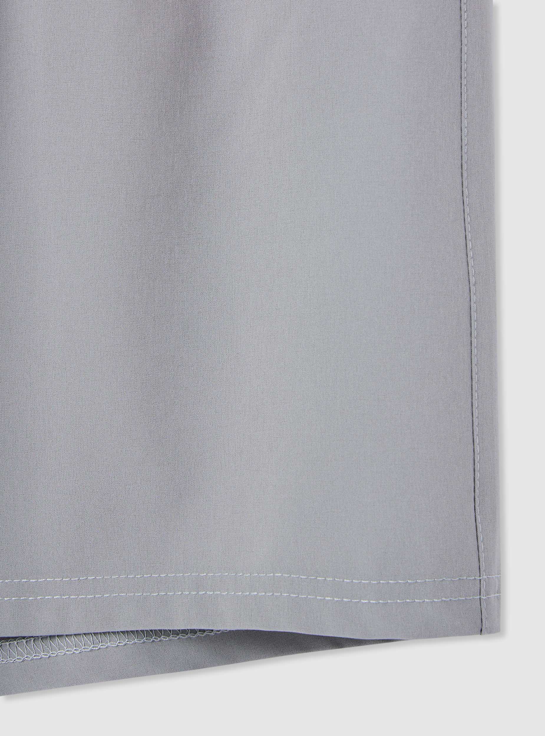 Pantaloncini sportivi a tinta unita con logo - Image 3