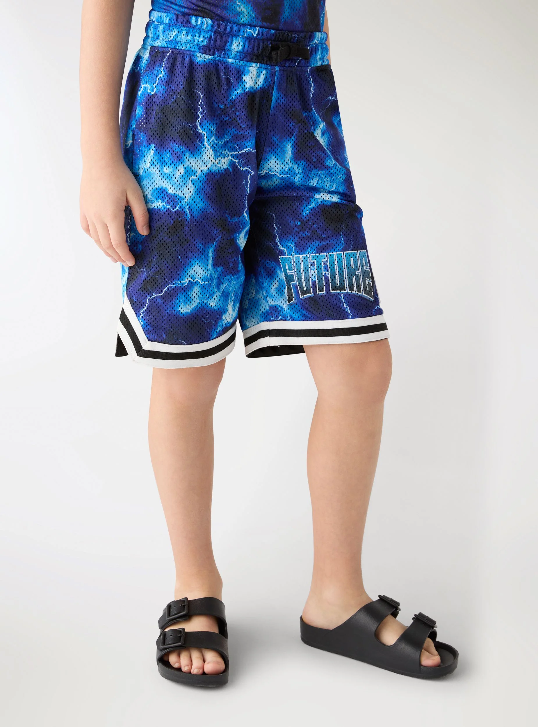 Pantaloncini sportivi in rete con stampa fulmini e scritta - Image 4