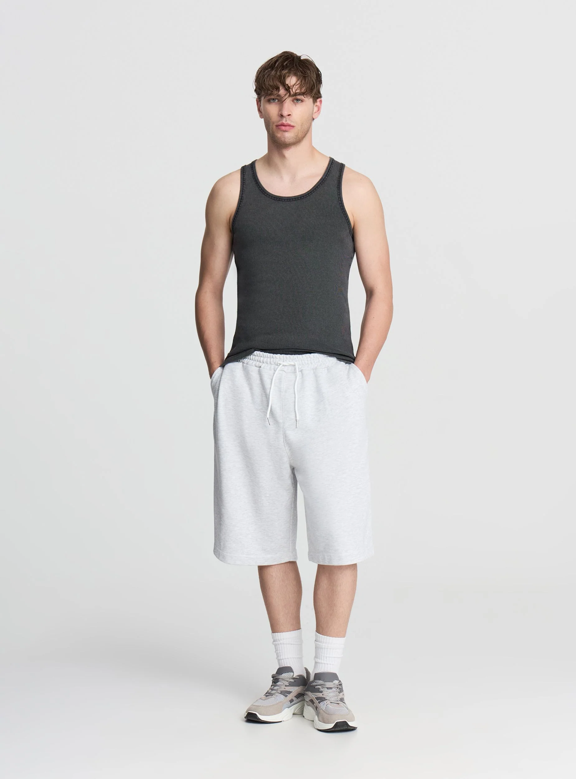 Pantaloncini tuta baggy con coulisse - Image 2