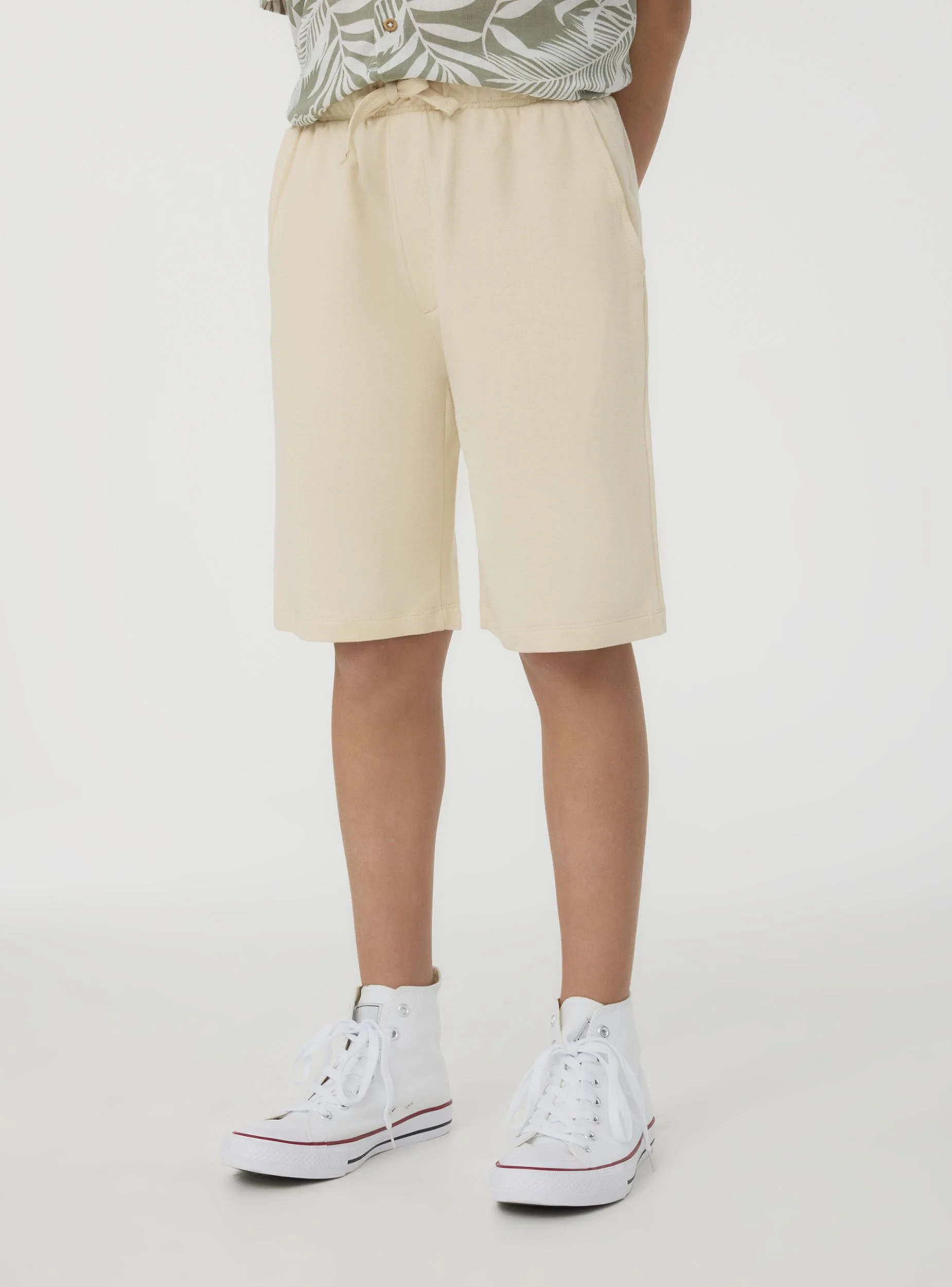 Pantaloncini tuta leggeri con coulisse - Image 7