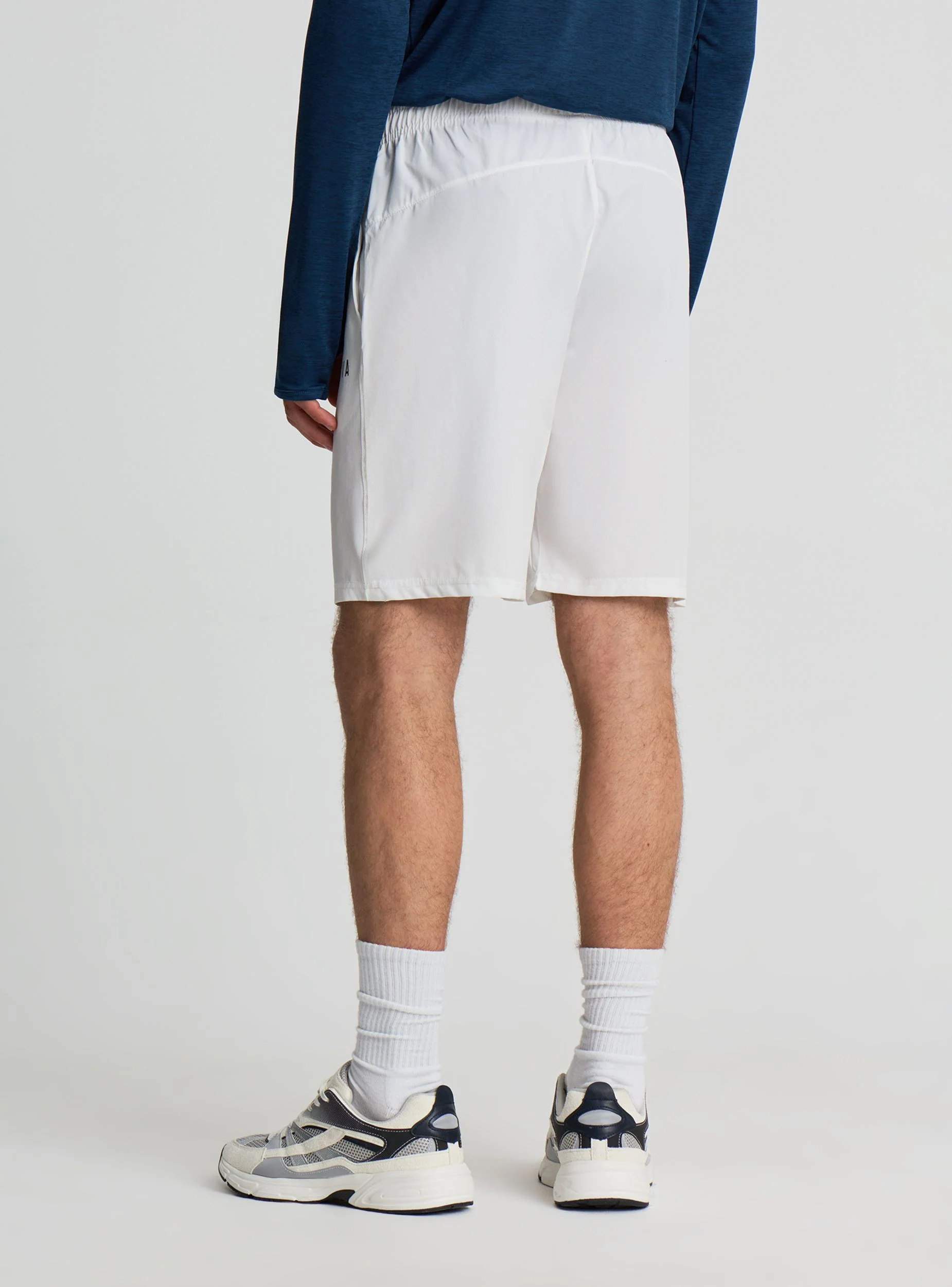 Pantaloncini tuta sportivi con coulisse e scritta - Image 2