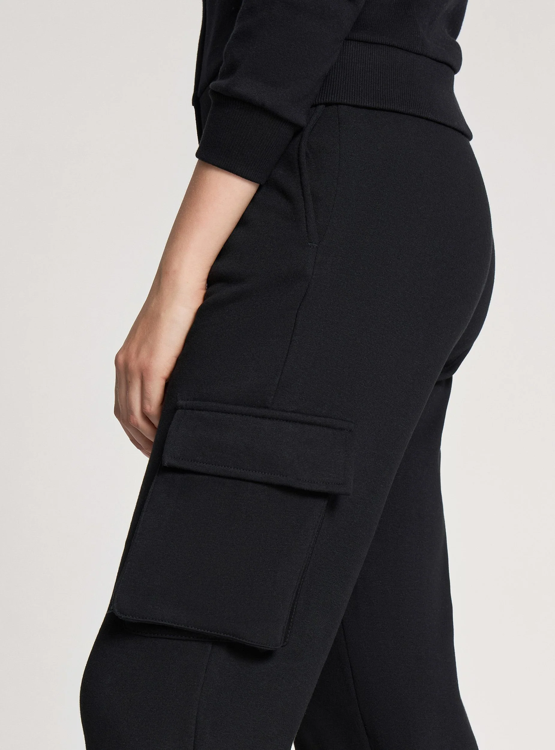 Pantalone ginnico cargo a vita alta - Image 2