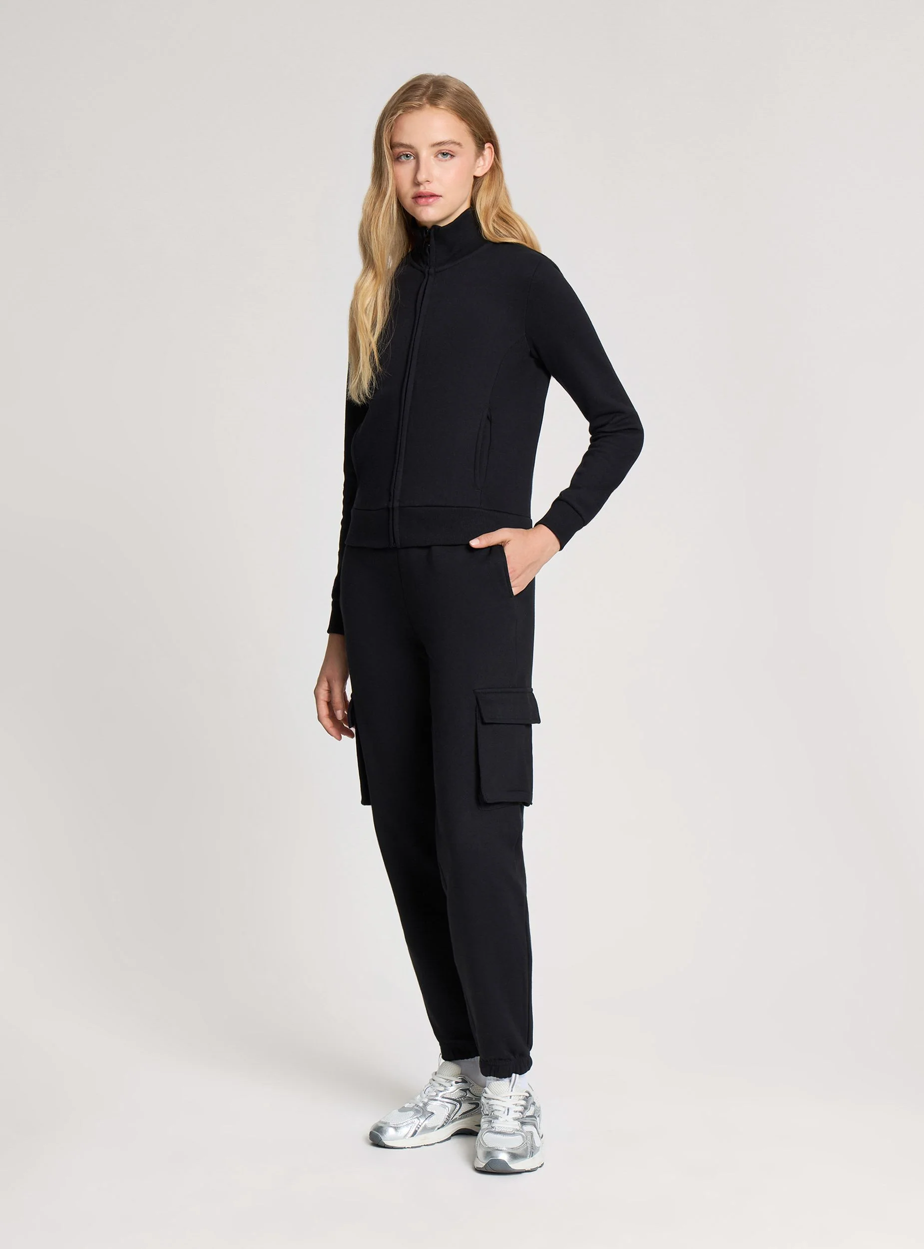 Pantalone ginnico cargo a vita alta - Image 3