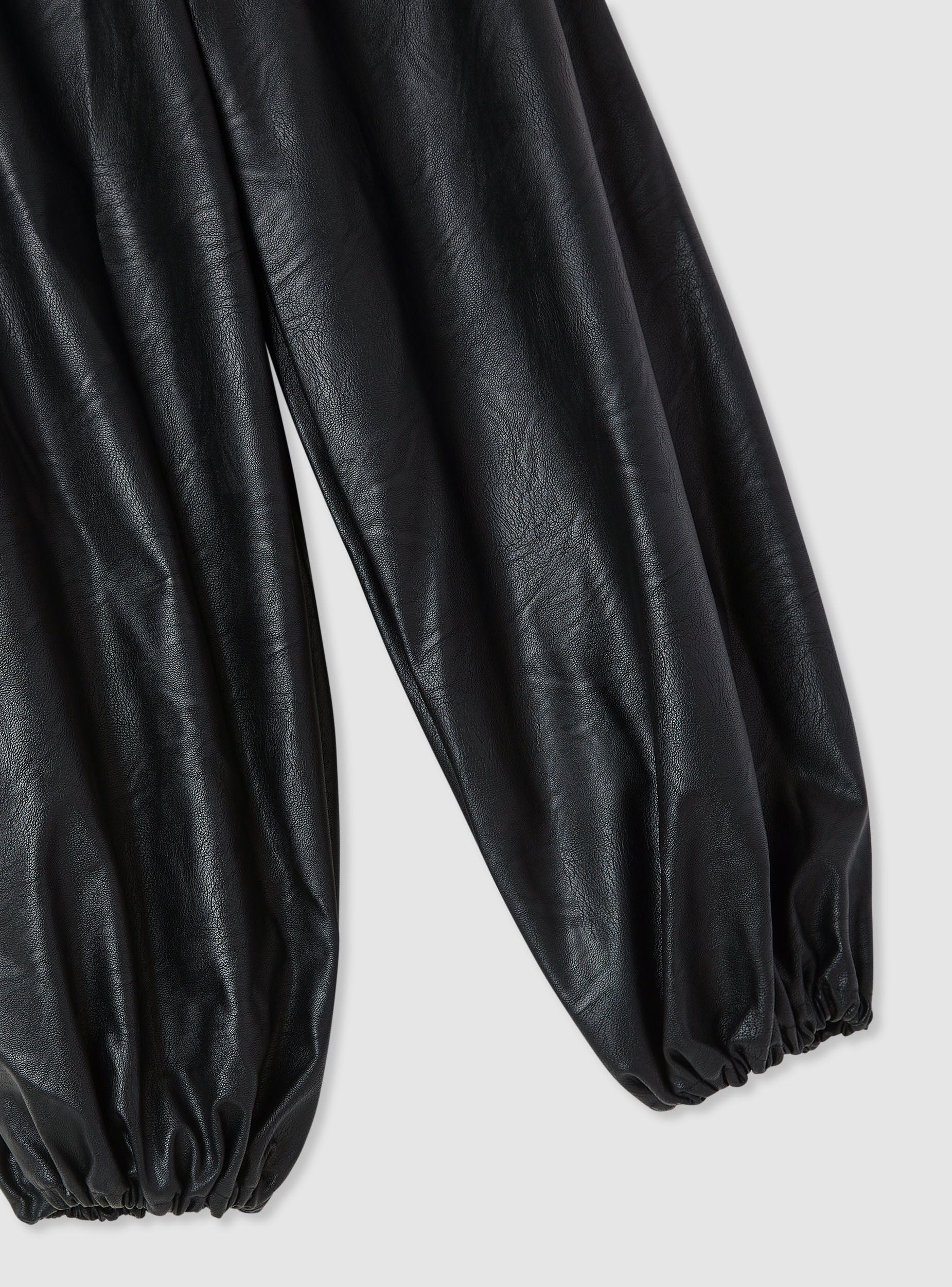 Pantaloni baggy in similpelle - Image 6