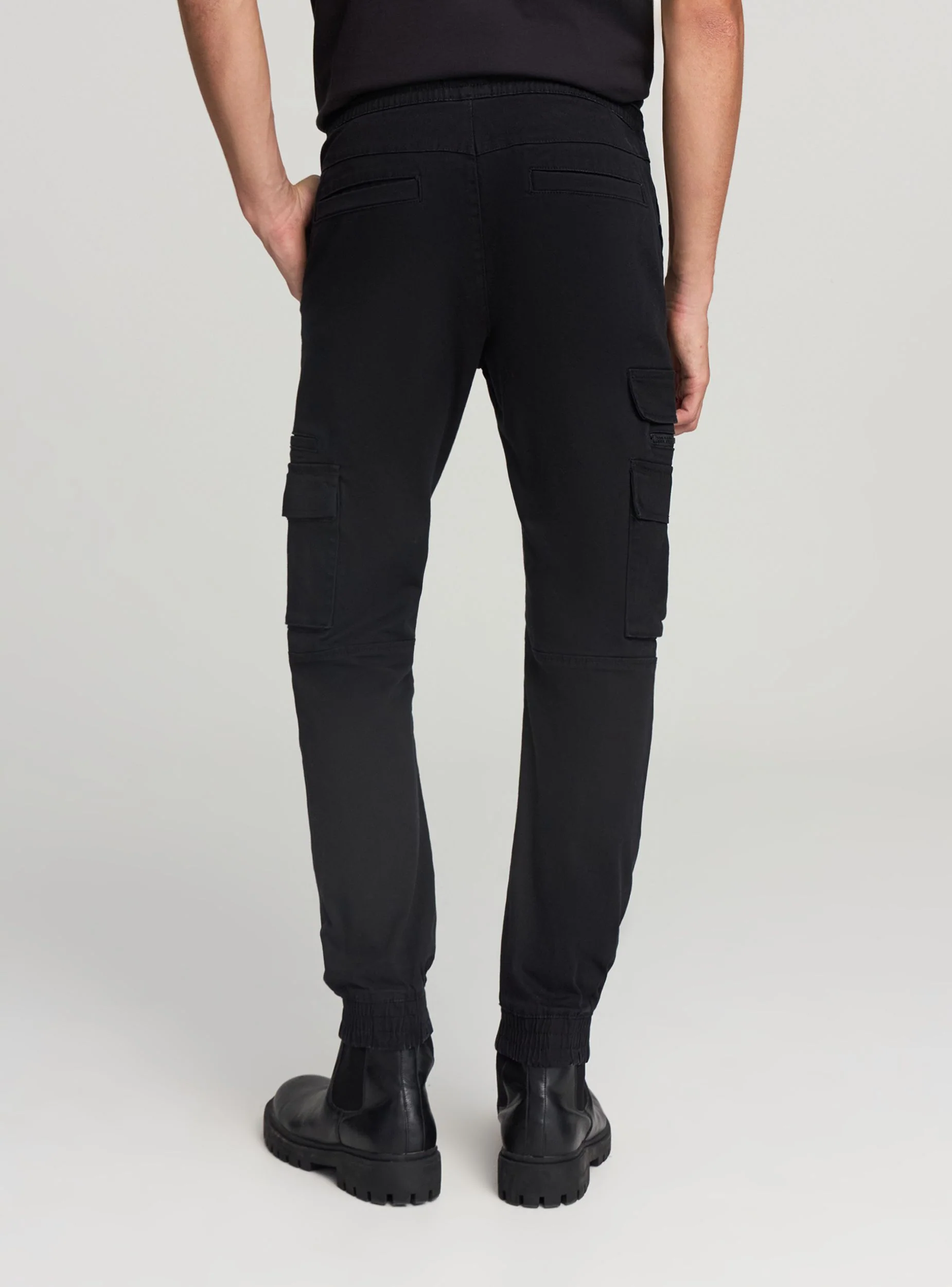 Pantaloni cargo con coulisse - Image 3