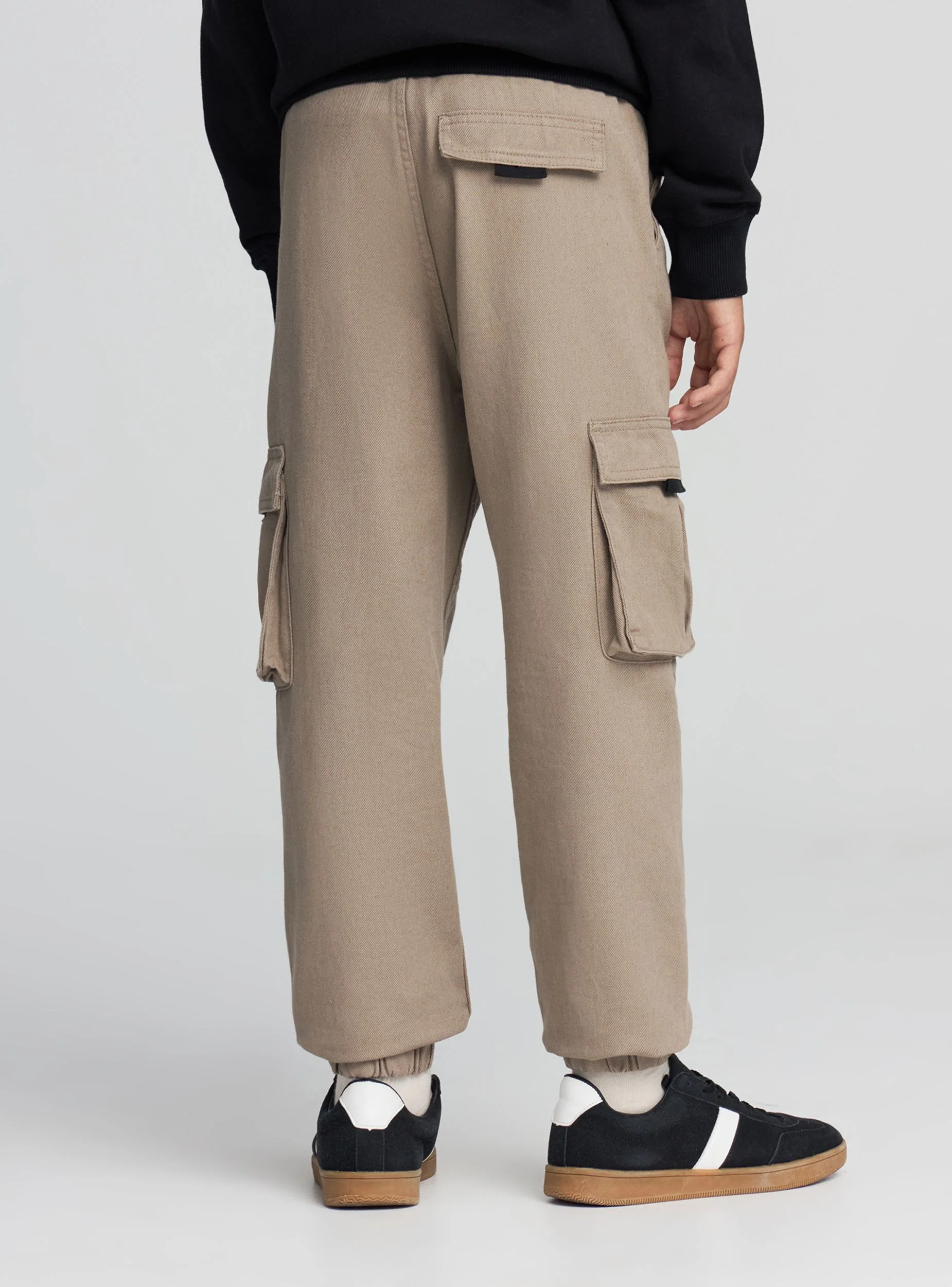 Pantaloni cargo con coulisse - Image 3