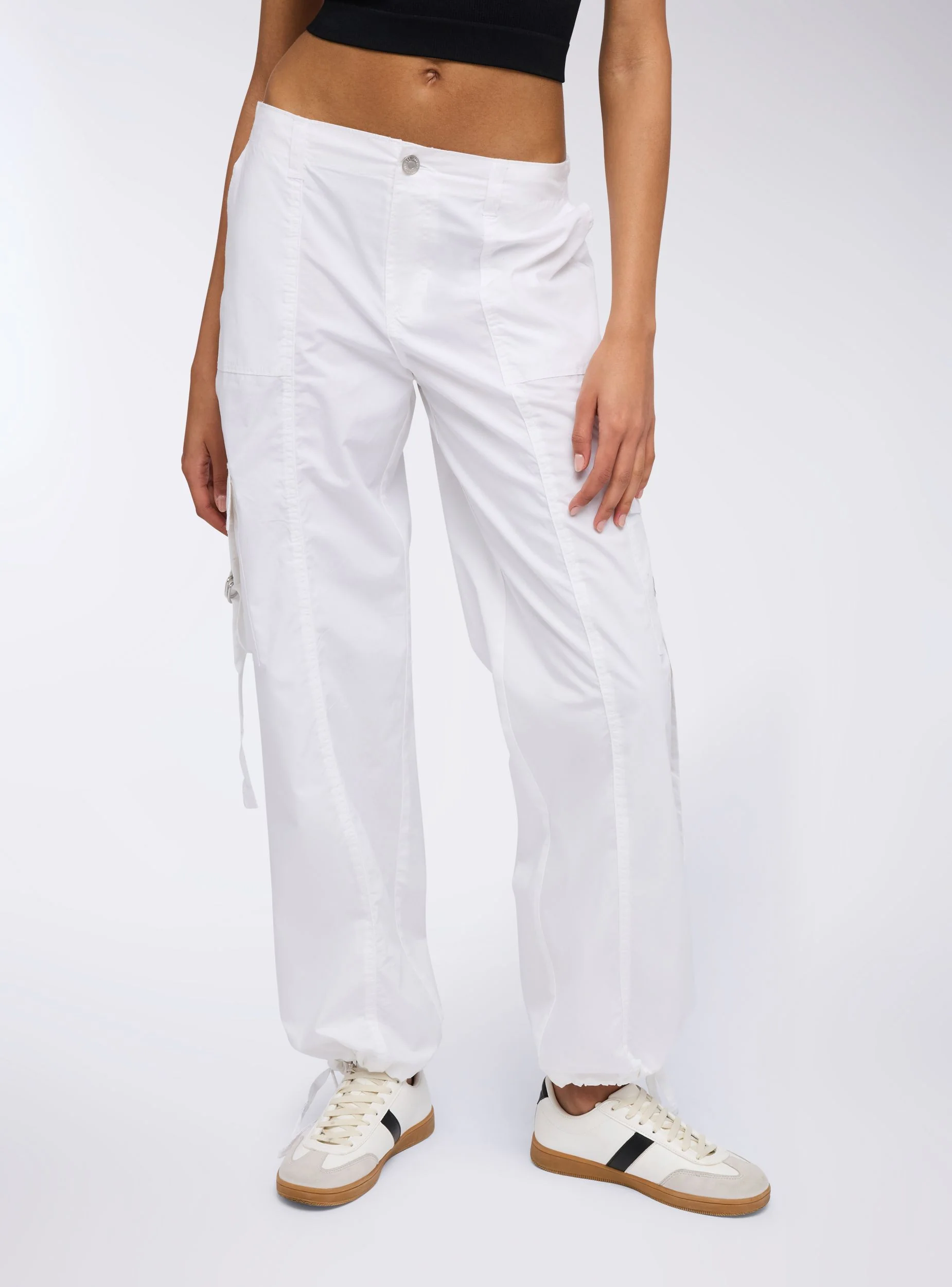 Pantaloni cargo con coulisse sul fondo - Image 3