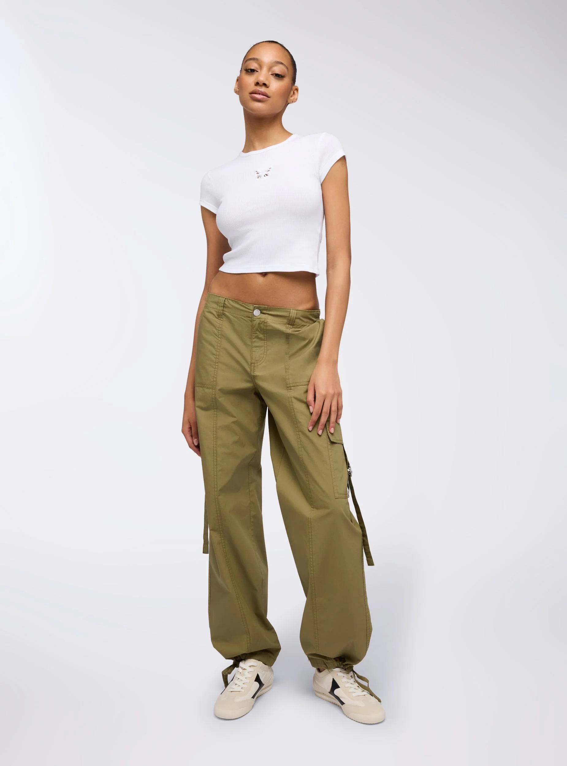Pantaloni cargo con coulisse sul fondo - Image 2