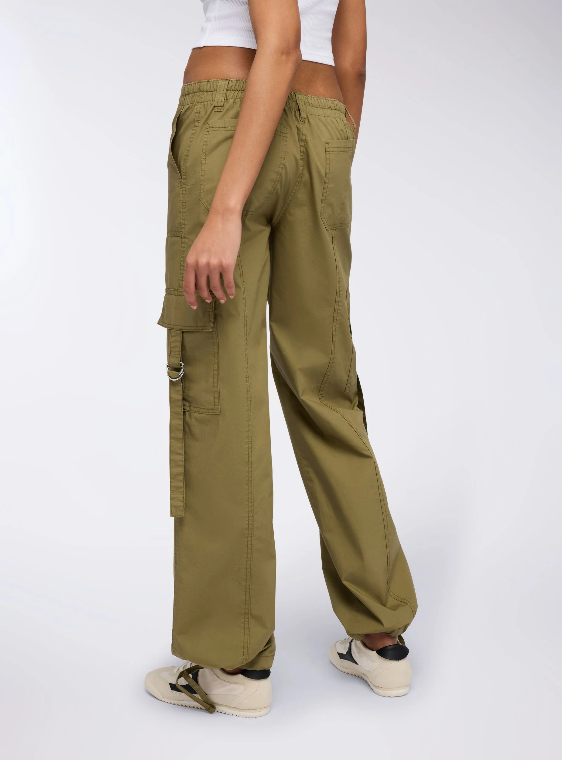 Pantaloni cargo con coulisse sul fondo - Image 4