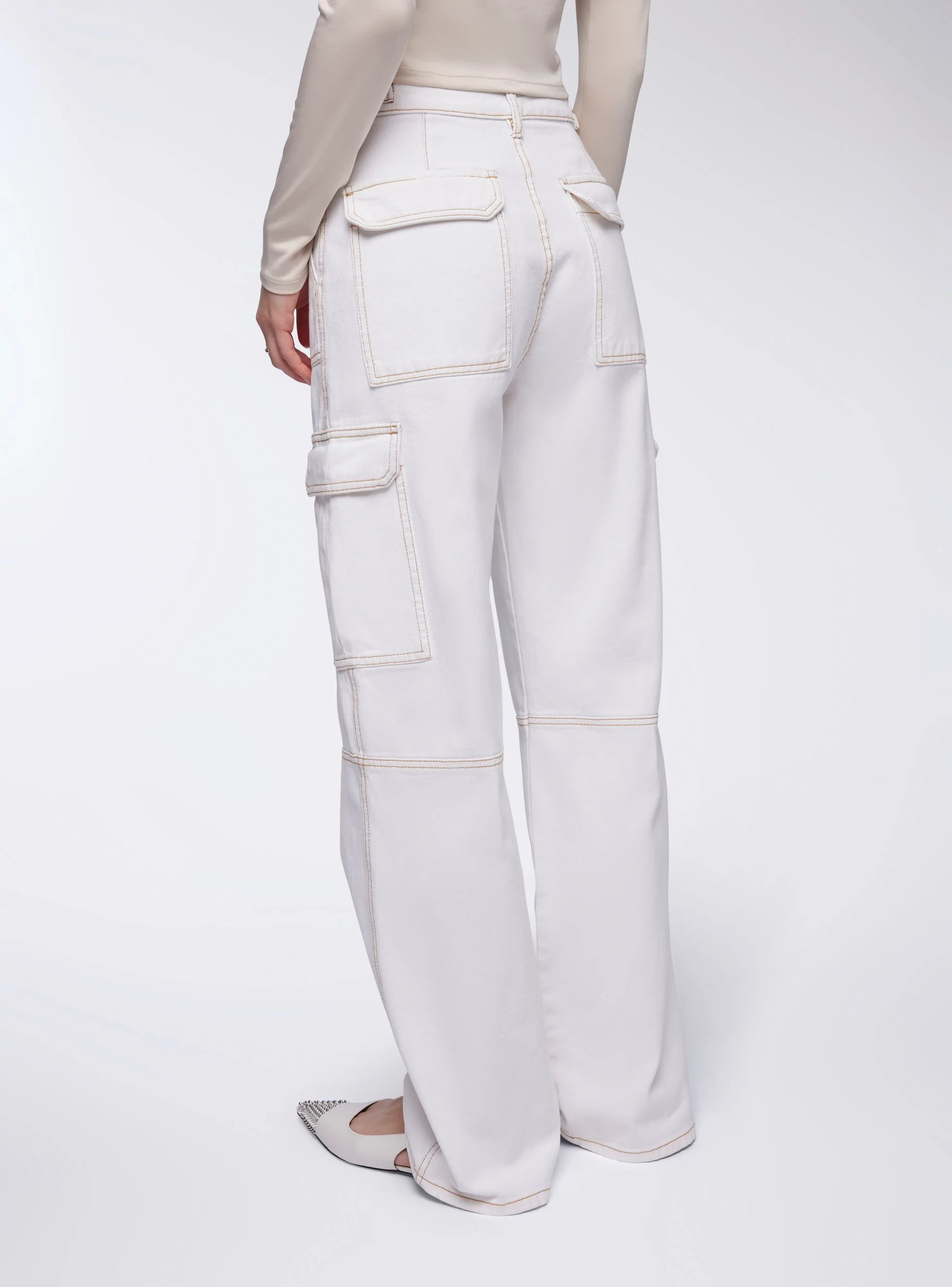 Pantaloni cargo con fascette regolabili