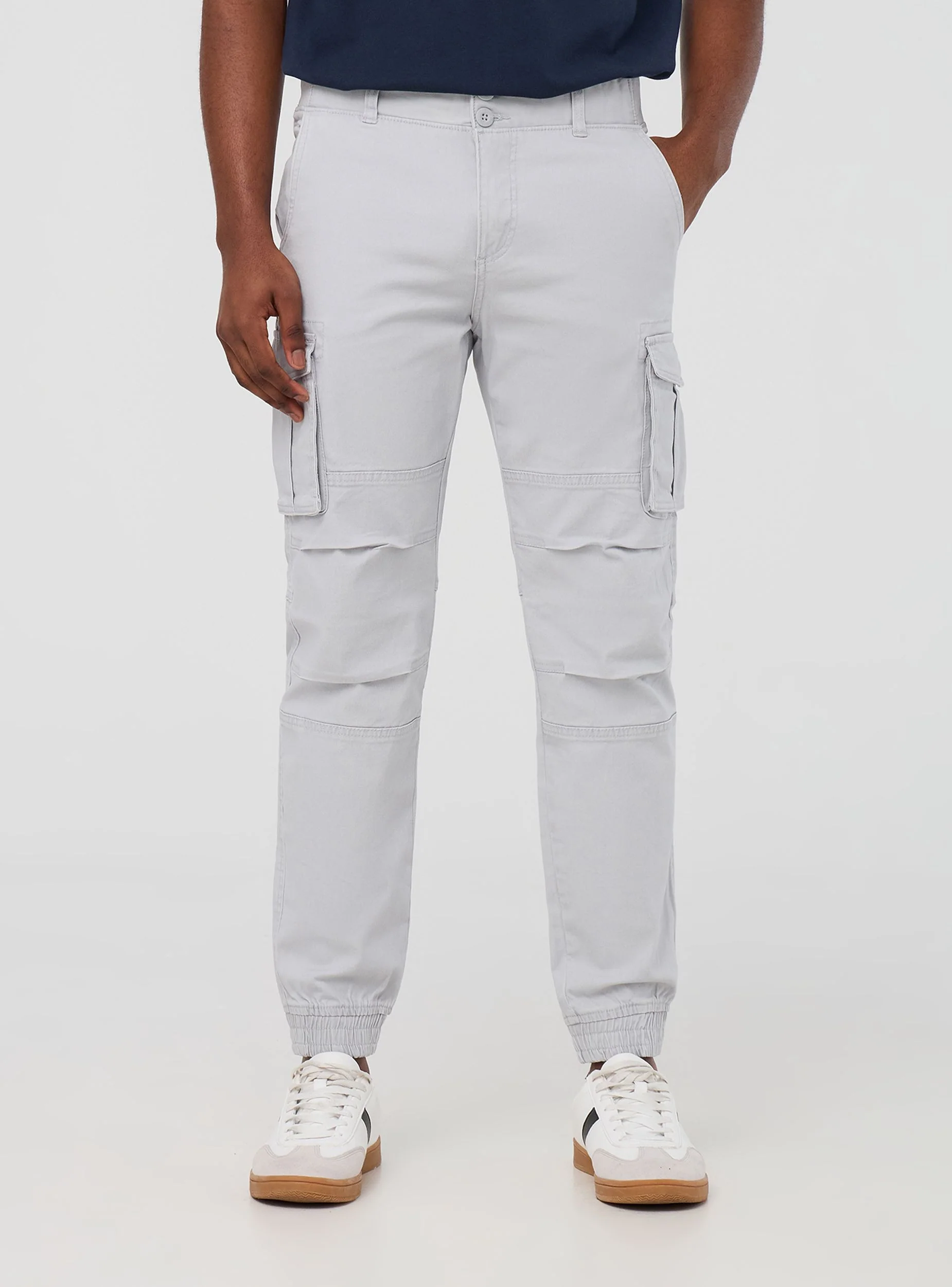 Pantaloni cargo con polsini - Image 7