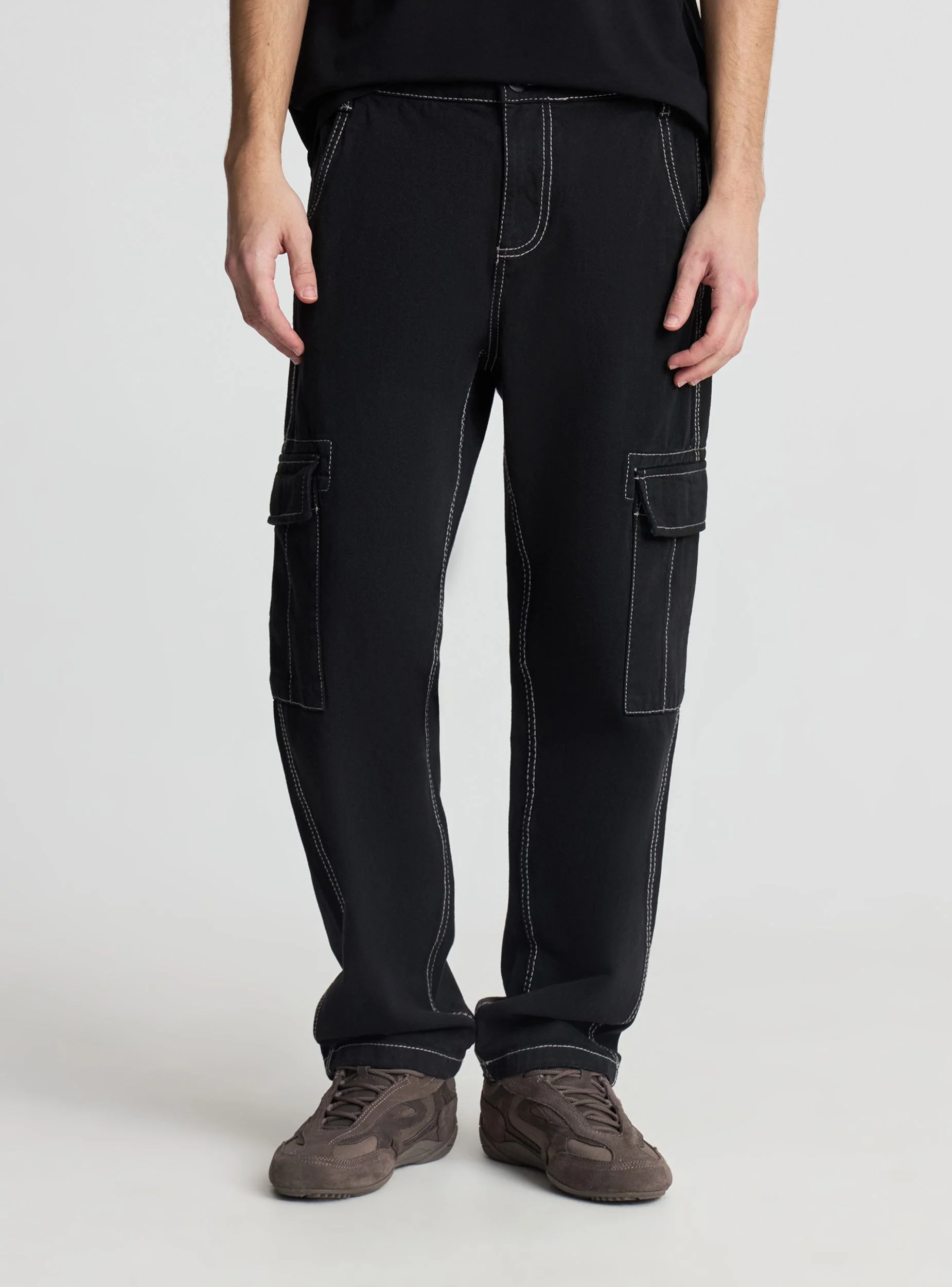 Pantaloni cargo oversize cuciture a contrasto - Image 2