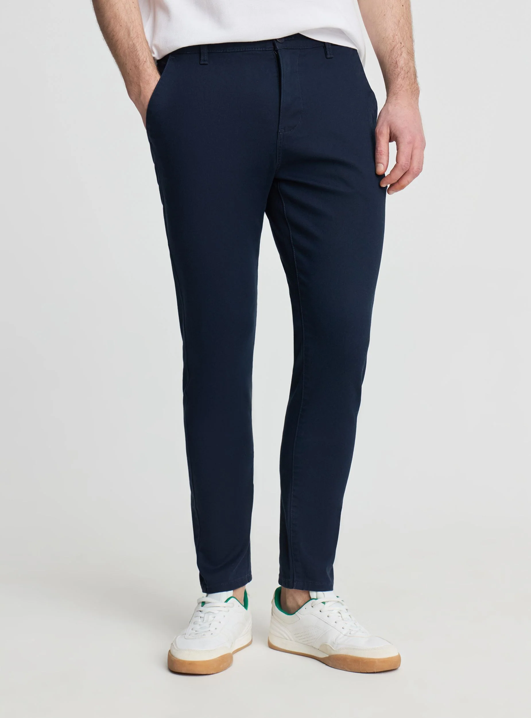 Pantaloni chino skinny a tinta unita