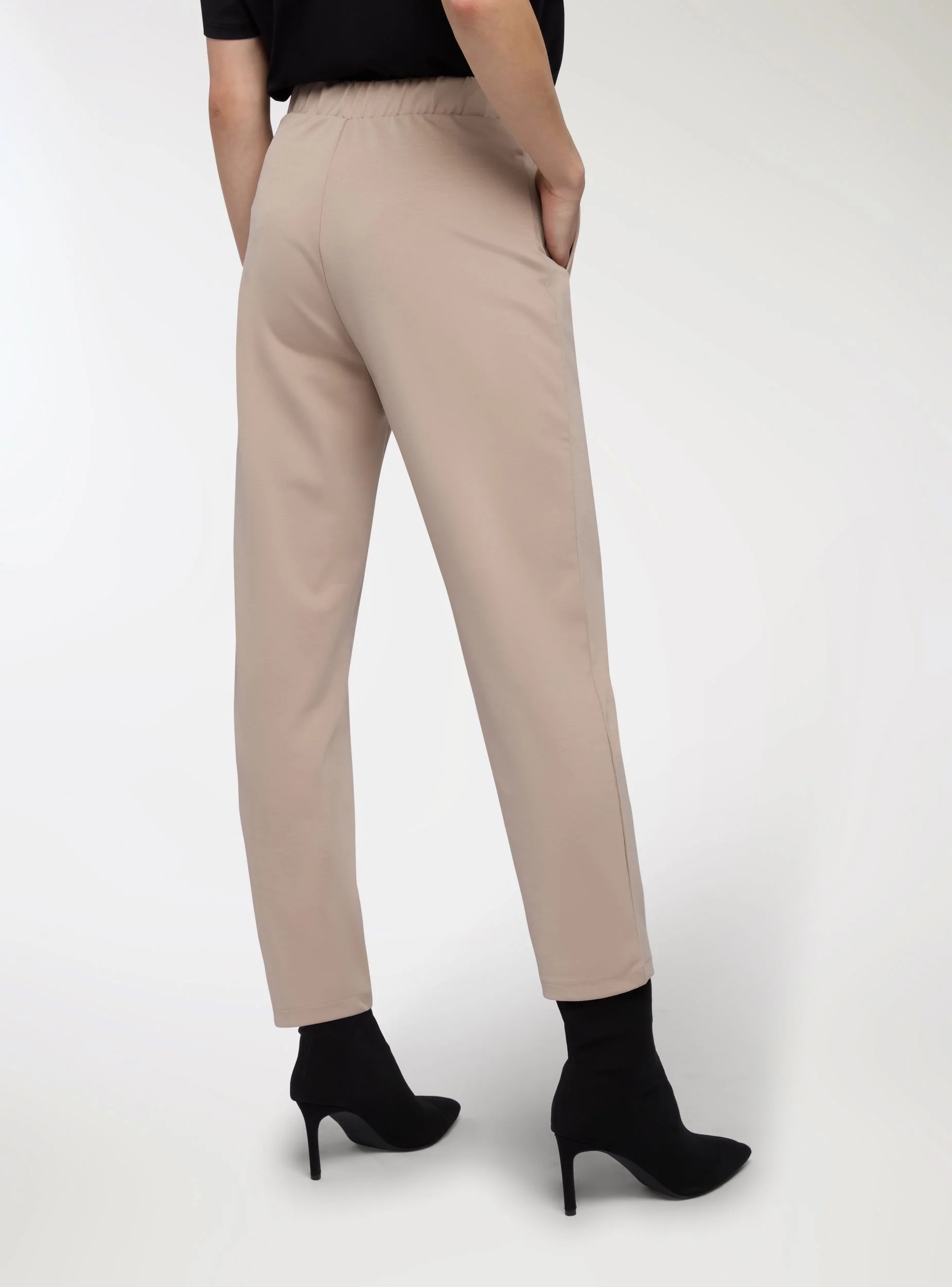 Pantaloni chino tinta unita con vita elasticizzata - Image 4
