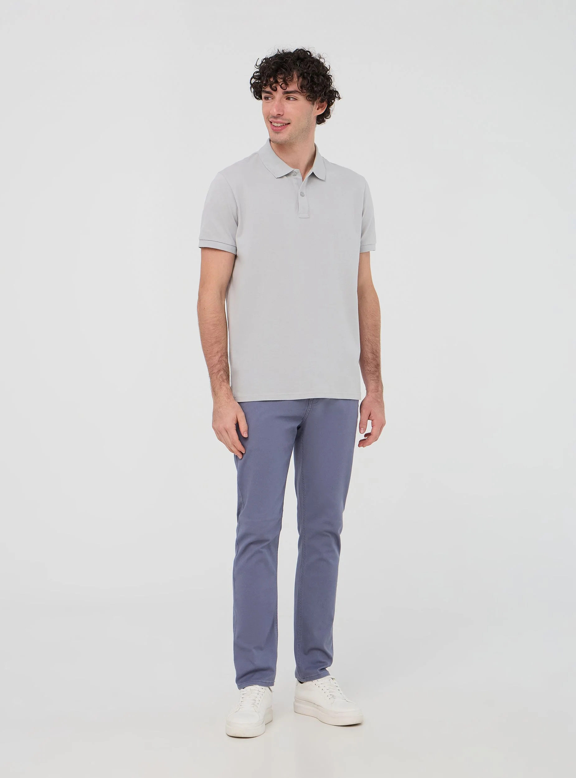 Pantaloni chino tinta unita regular - Image 2