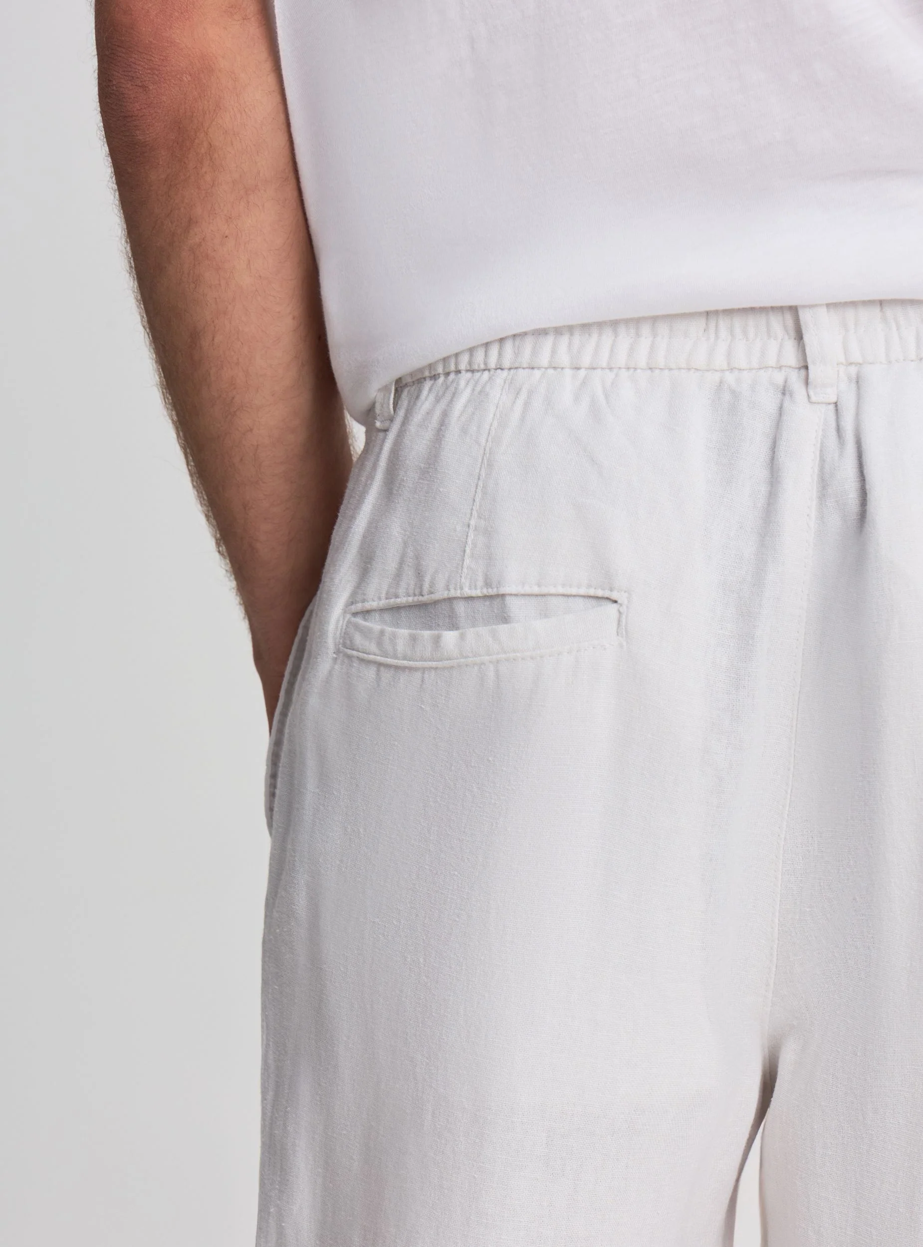 Pantaloni chinos a tinta unita con elastico in vita - Image 5