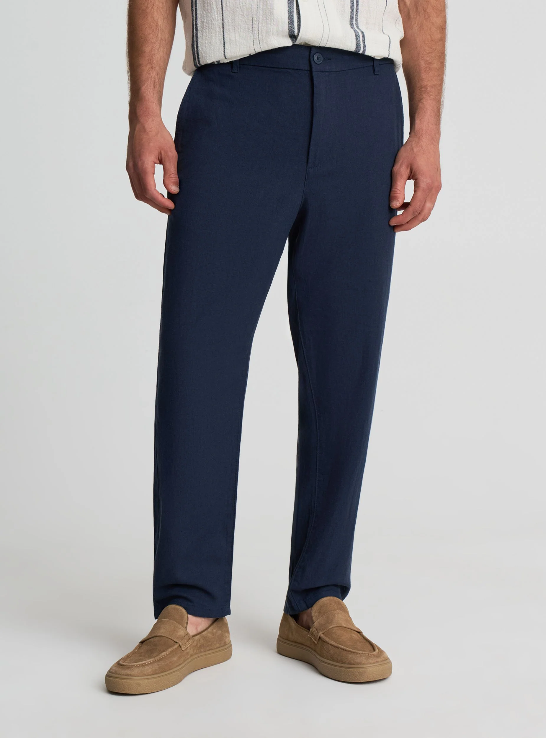 Pantaloni chinos a tinta unita con elastico in vita