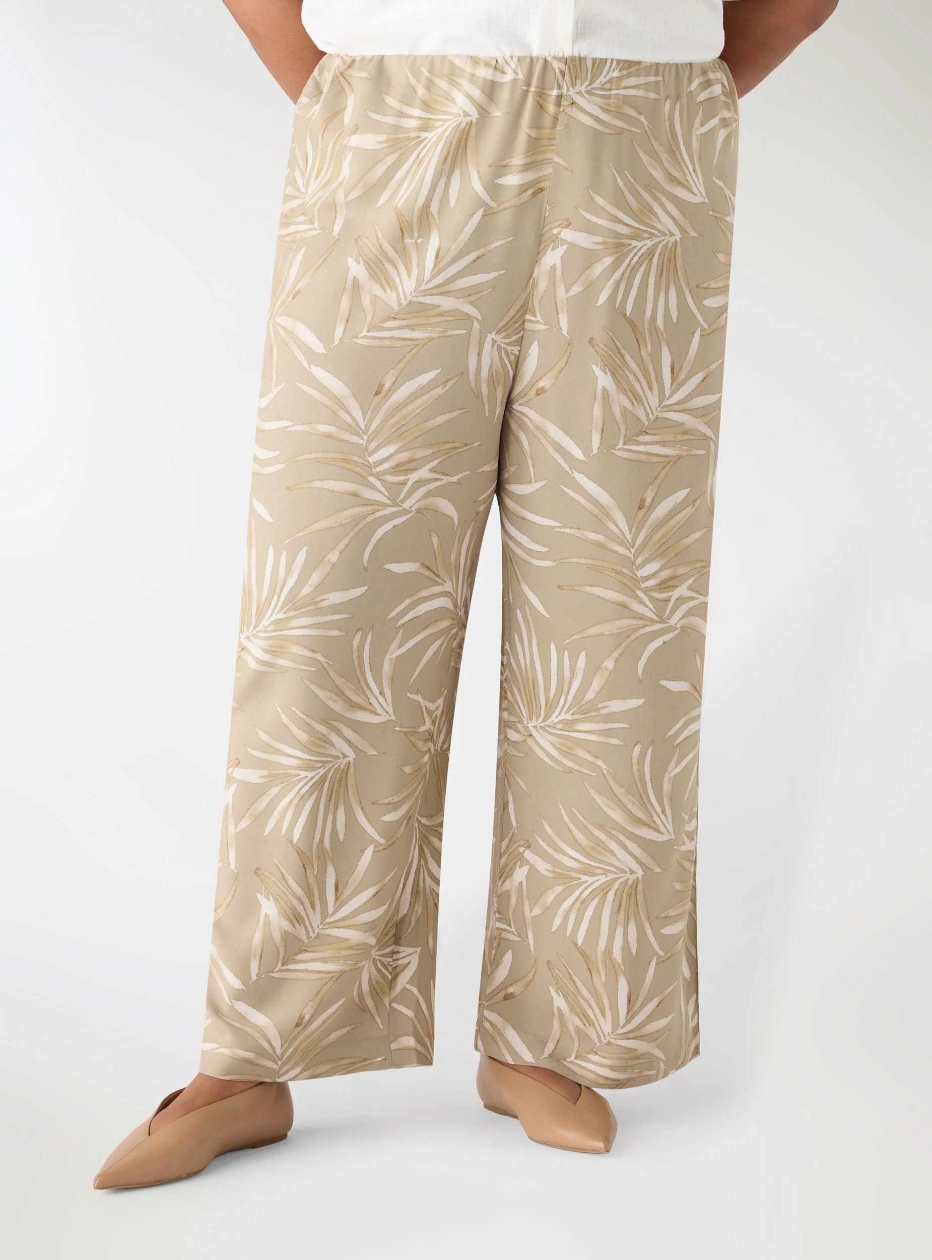 Pantaloni crop a palazzo con stampa foglie - Image 2