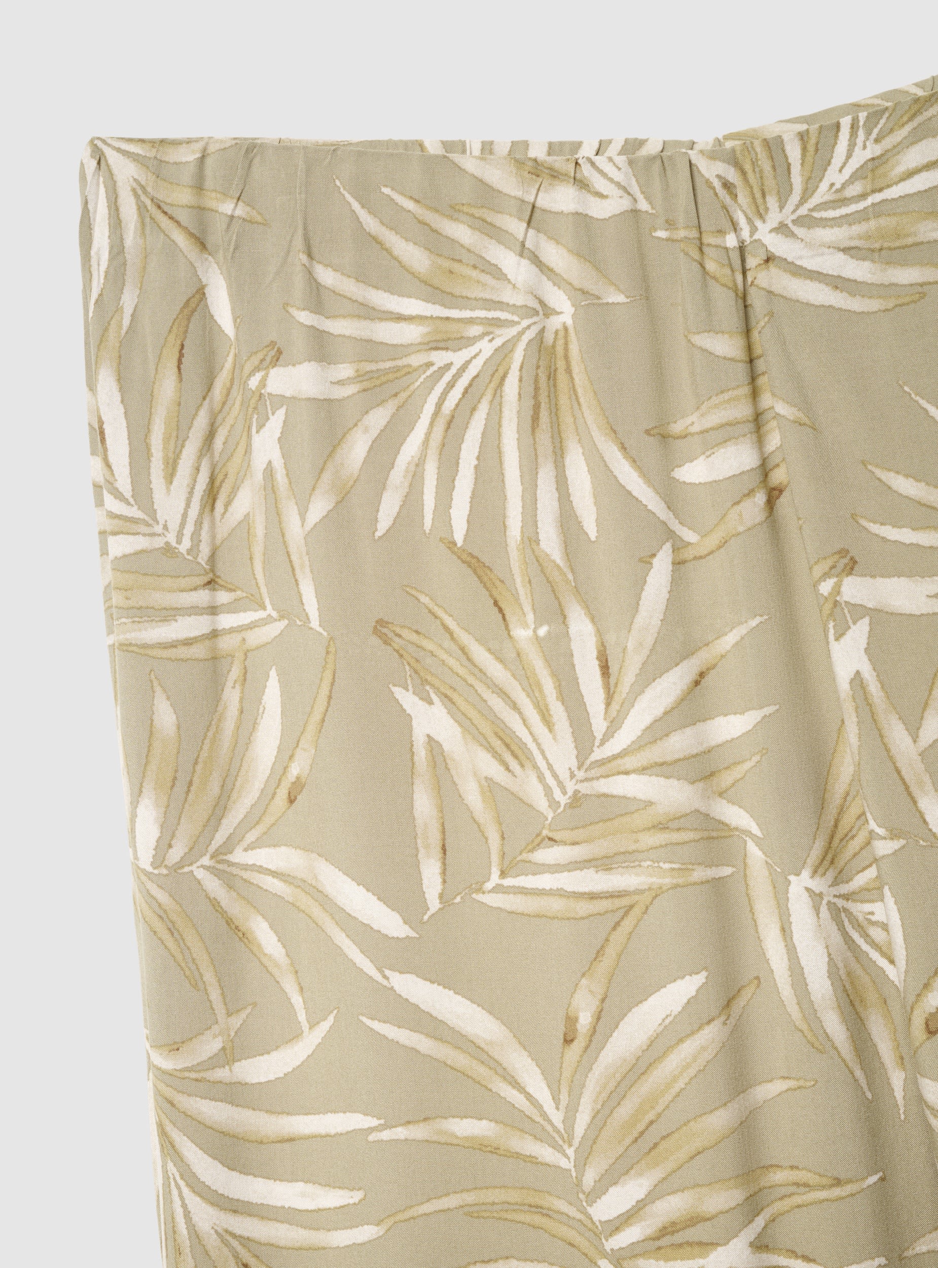 Pantaloni crop a palazzo con stampa foglie - Image 7