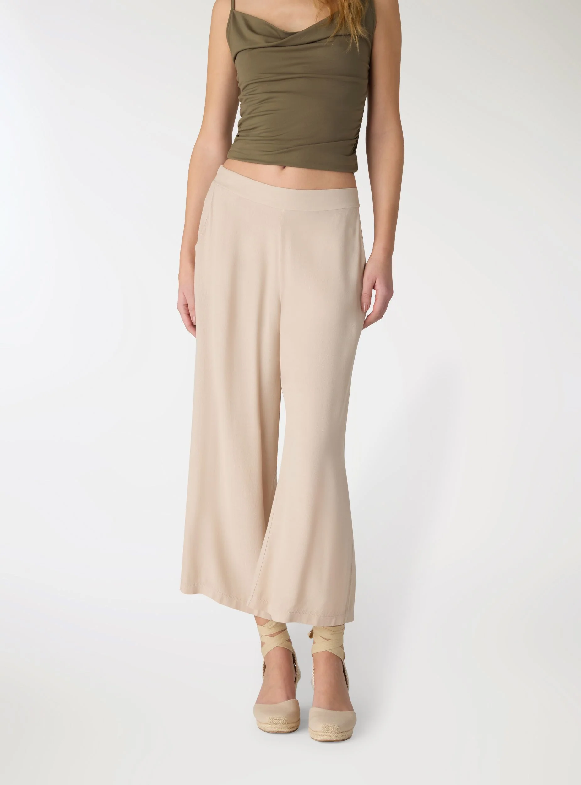 Pantaloni crop wide leg a tinta unita - Image 2