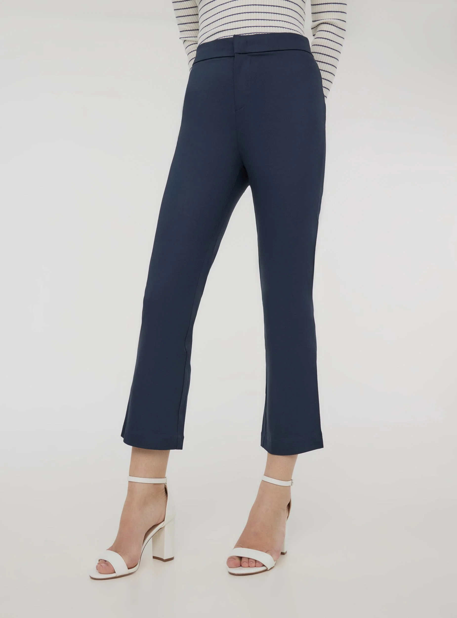 Pantaloni flare crop tinta unita - Image 2