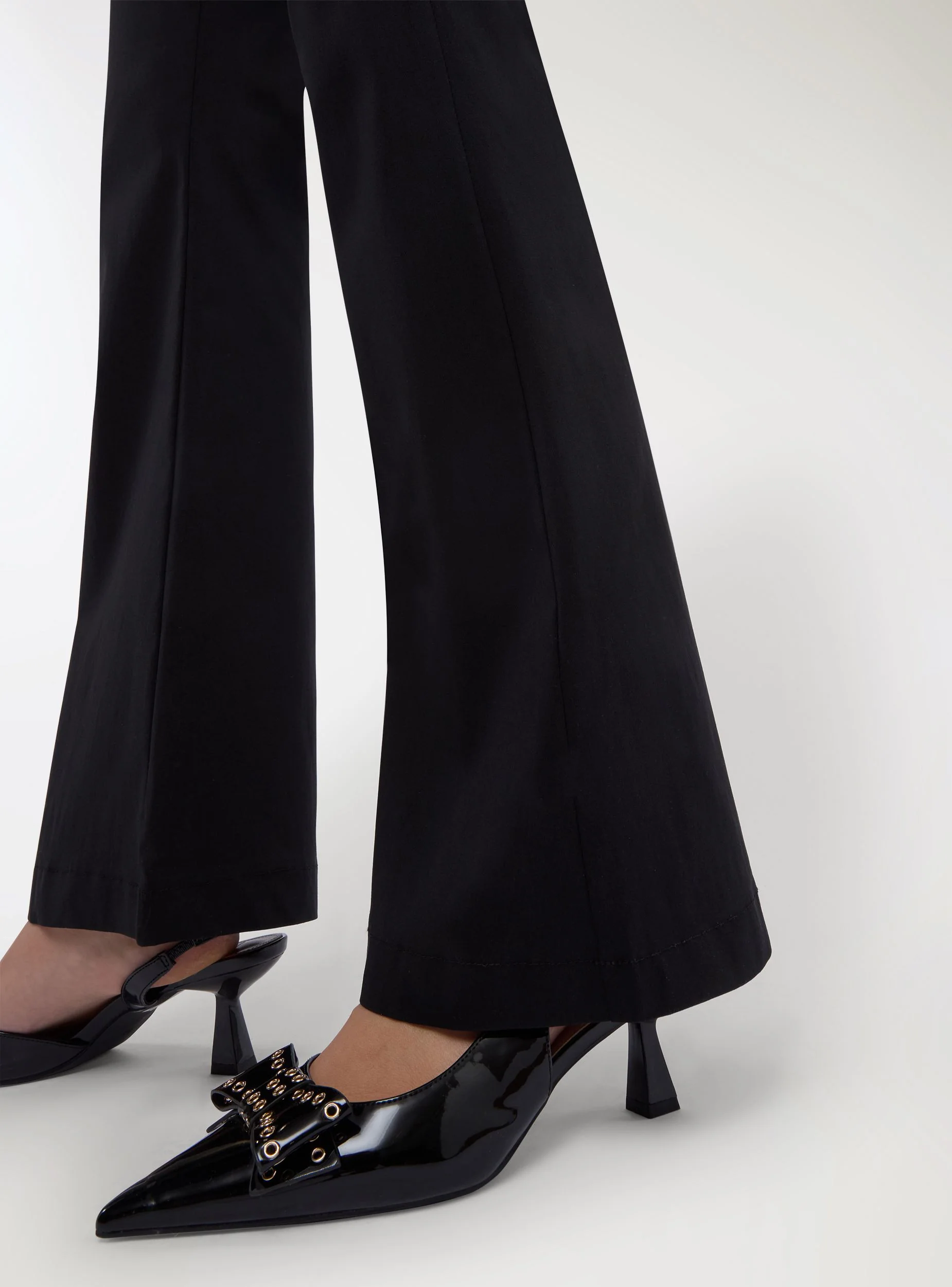 Pantaloni flare tinta unita - Image 3