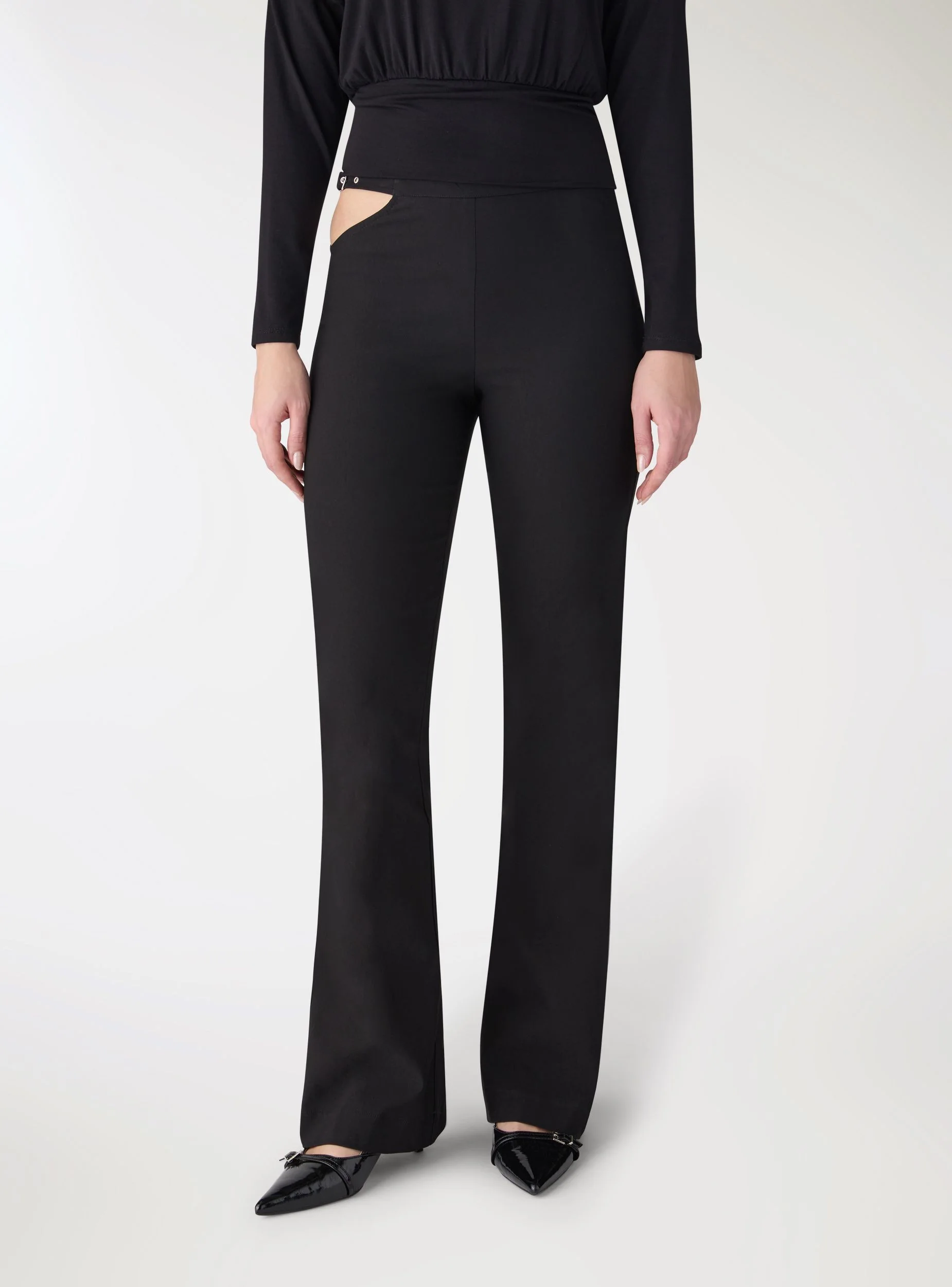 Pantaloni flare vita bassa con dettaglio cut-out - Image 2