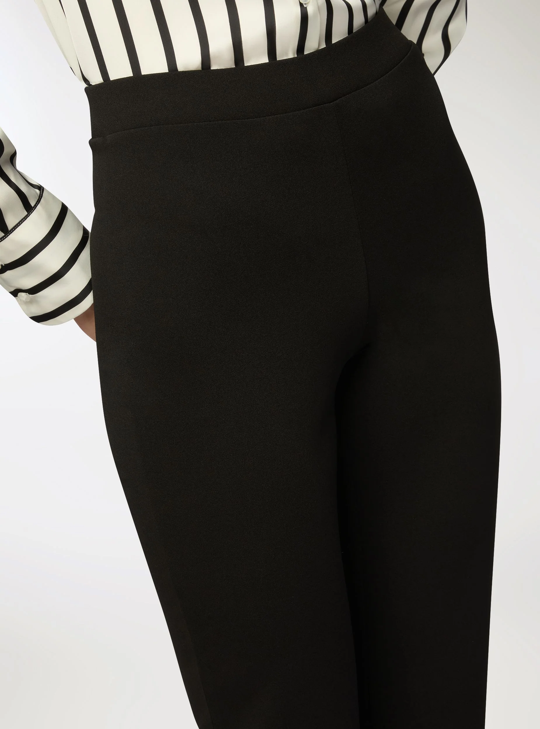 Pantaloni flared a tinta unita - Image 4