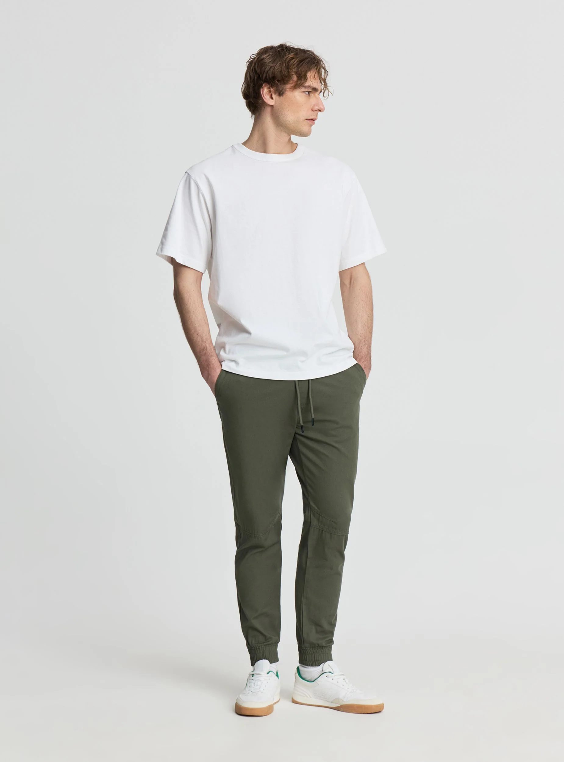 Pantaloni jogger a tinta unita con coulisse - Image 3