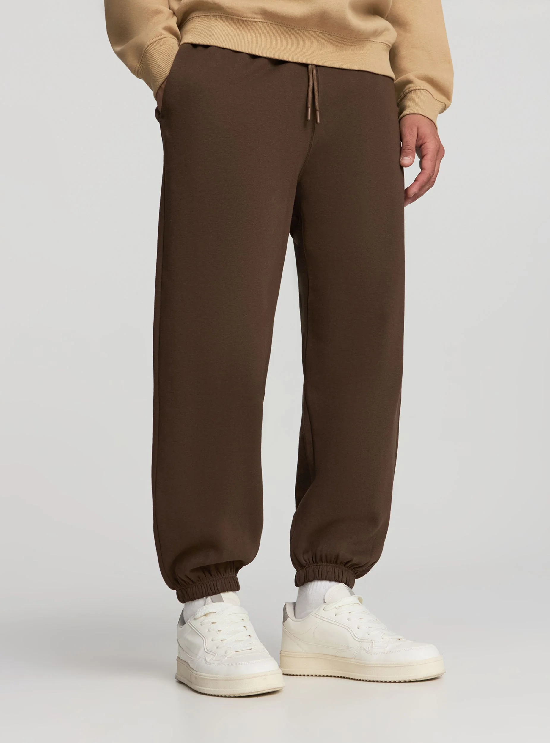 Pantaloni jogger con coulisse - Image 2