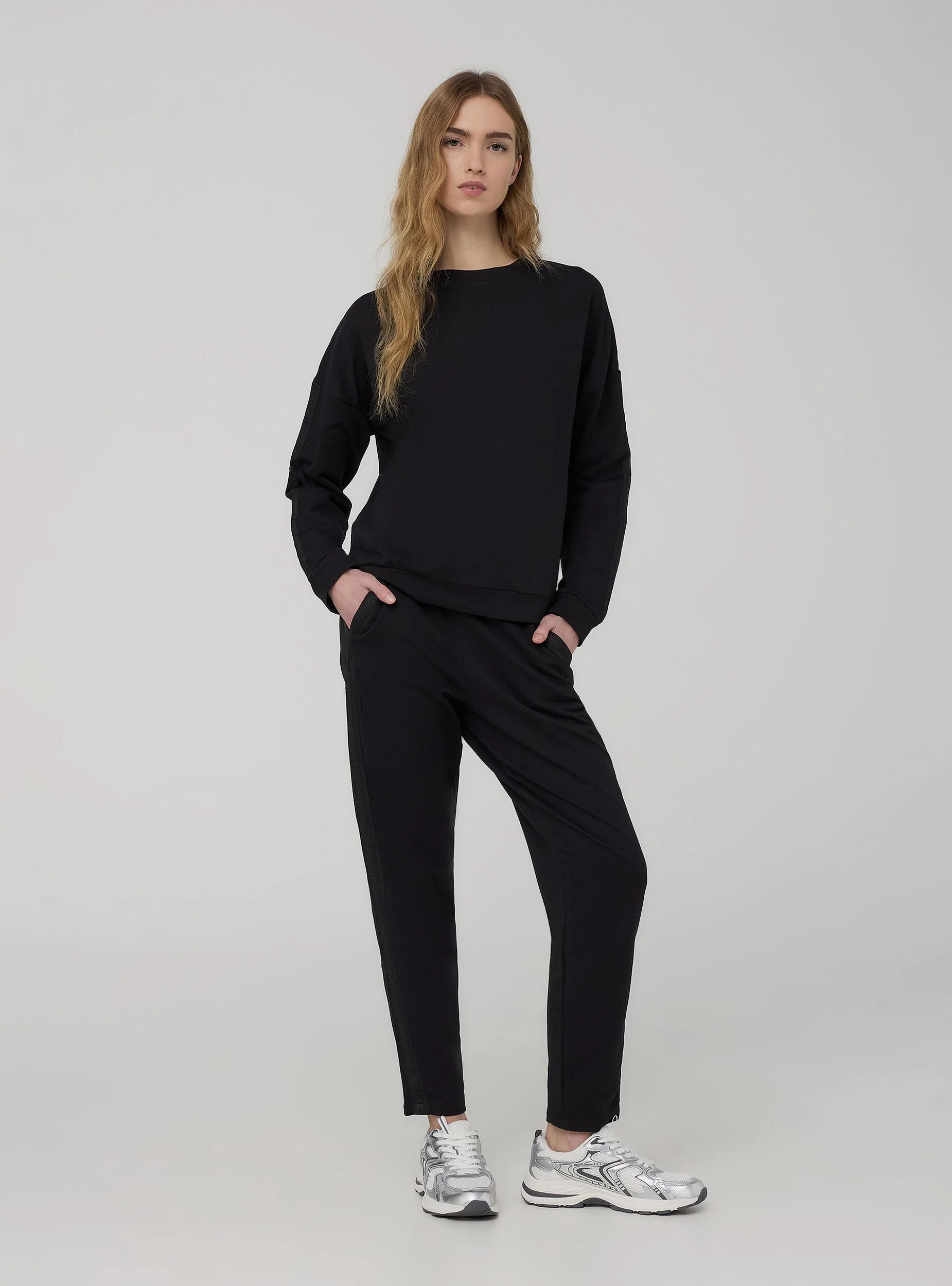Pantaloni skinny effetto raso con banda laterale - Image 2
