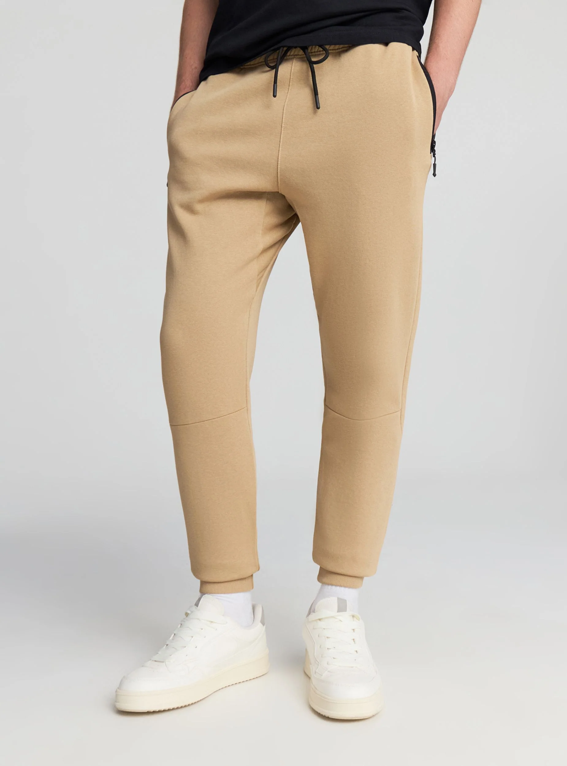 Pantaloni tecnici con tasche con zip - Image 4