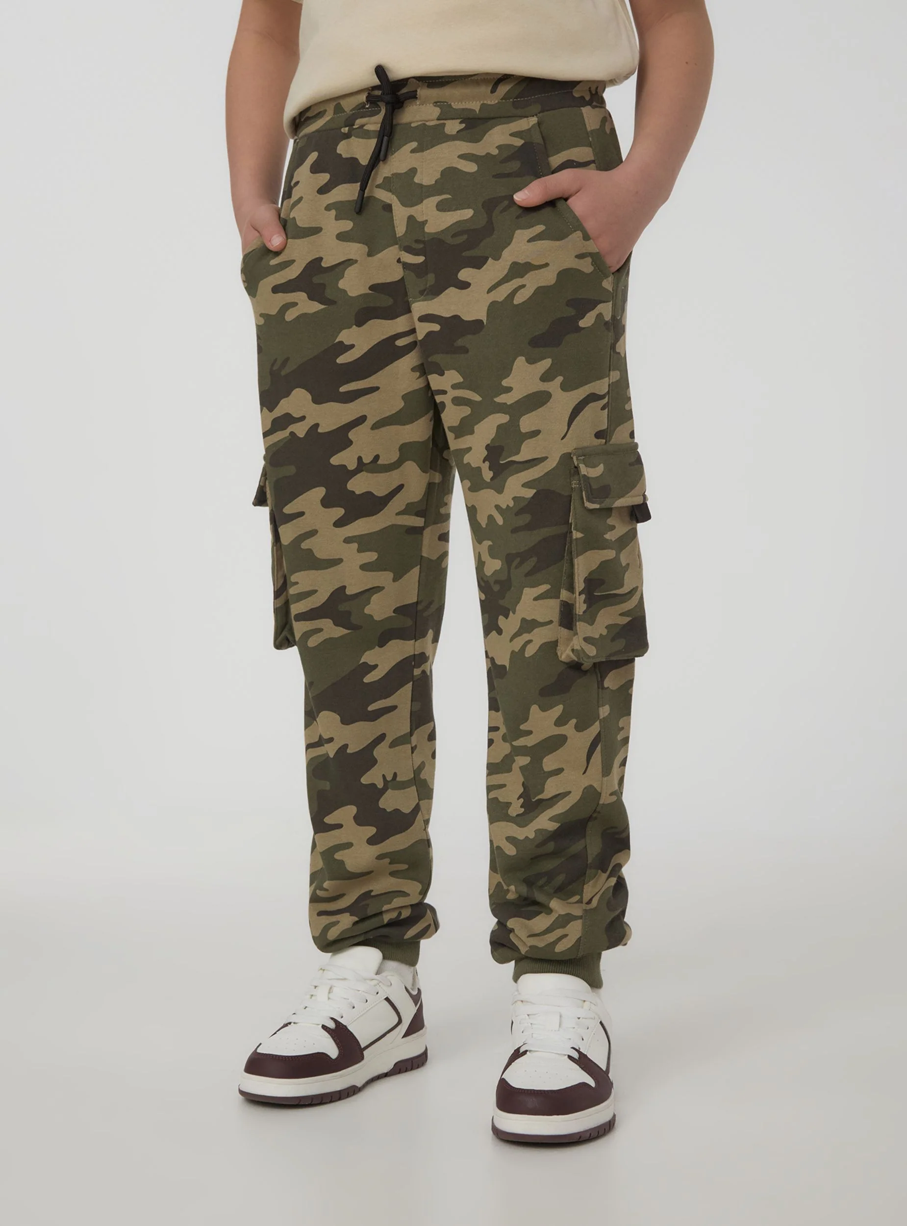 Pantaloni tuta cargo mimetici - Image 7