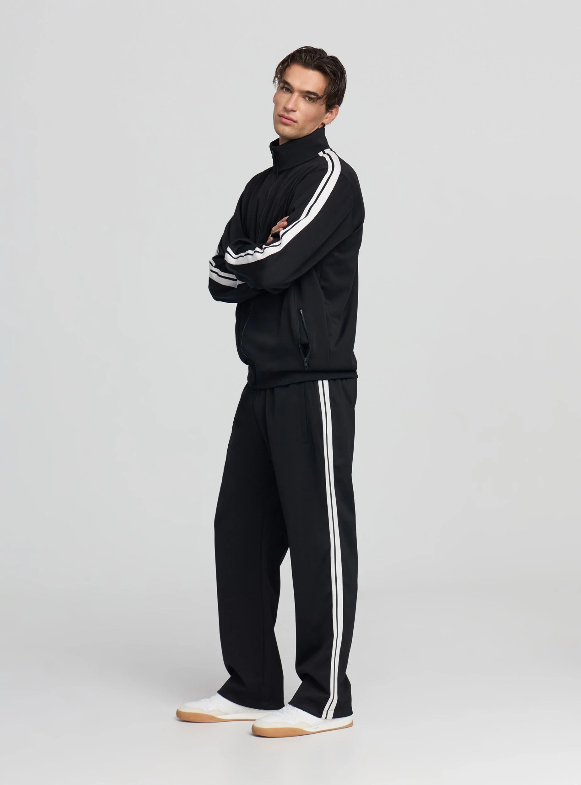 Pantaloni tuta con bande laterali - Image 3