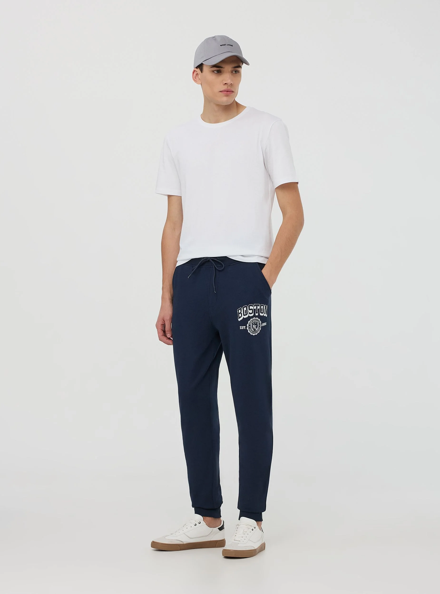 Pantaloni tuta con coulisse e stampa - Image 2
